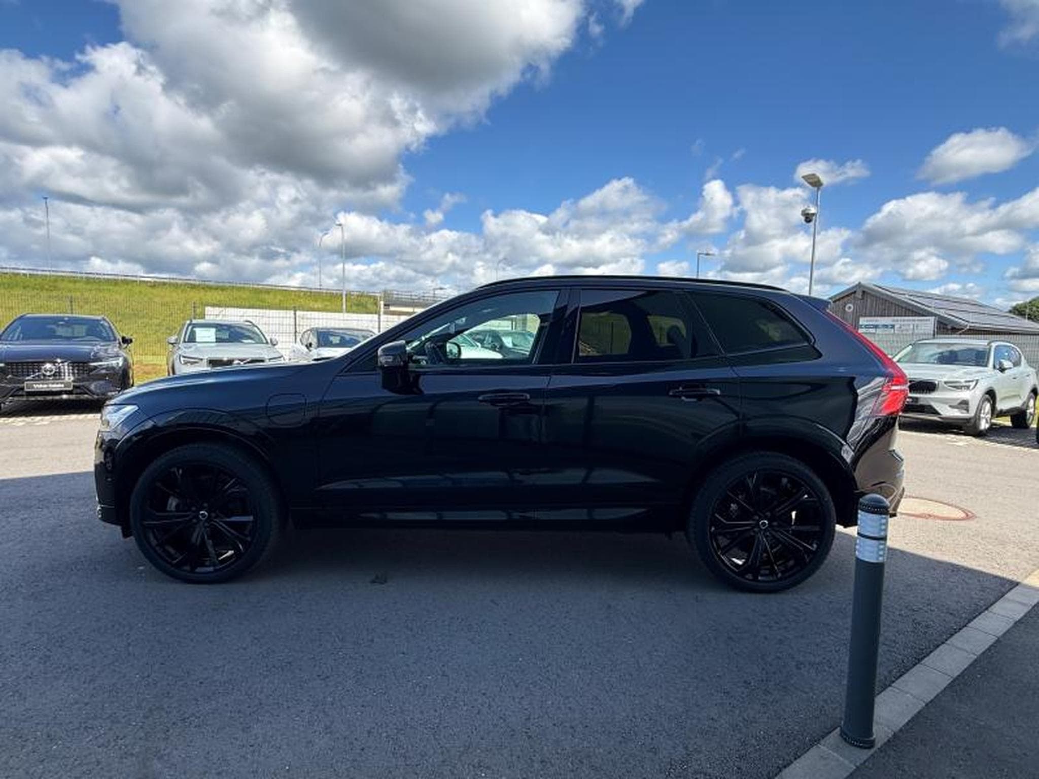 Volvo XC60 T6 Black Edition / Hybride (2024) - Foto 2