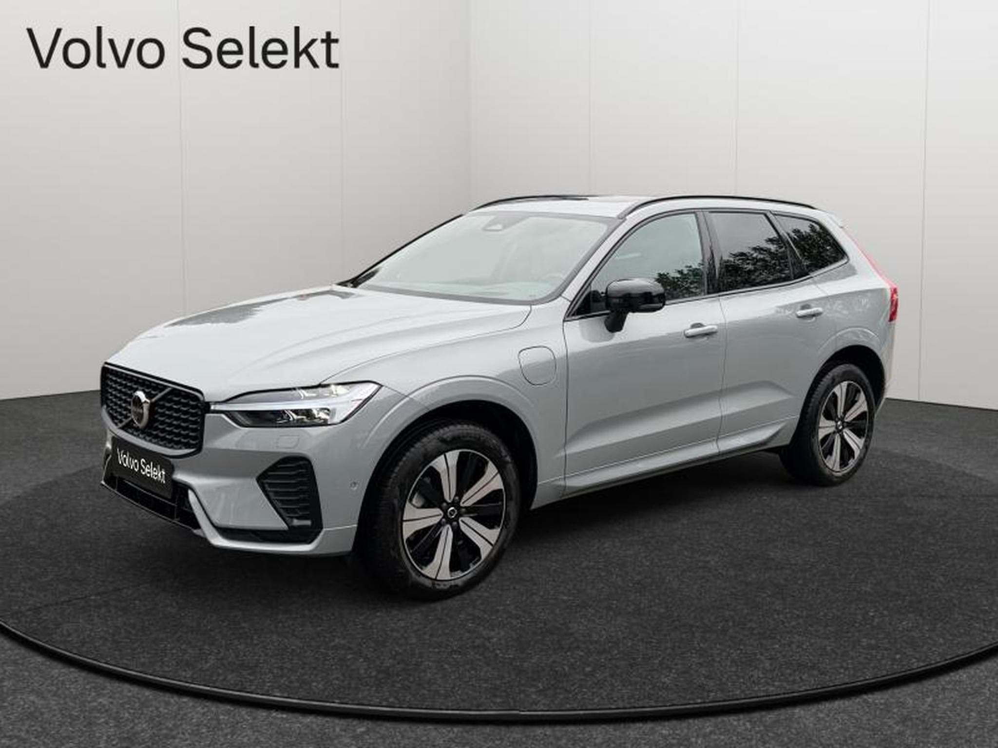 Volvo XC60 T6 Plus Dark / Hybride KIT HIVER INCLUS (2025) - Foto 1