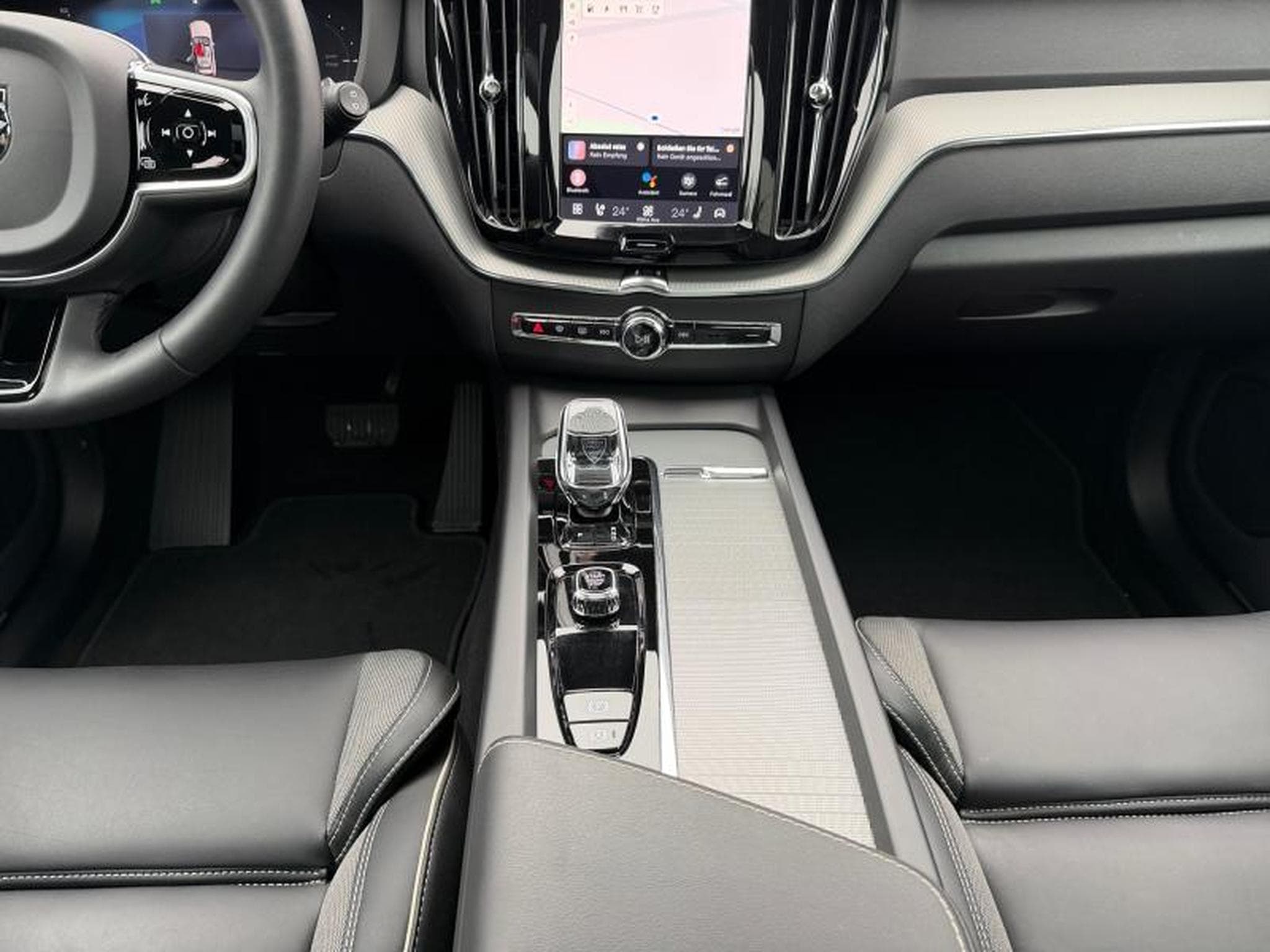 Volvo XC60 T6 Plus Dark / Hybride KIT HIVER INCLUS (2025) - Foto 11