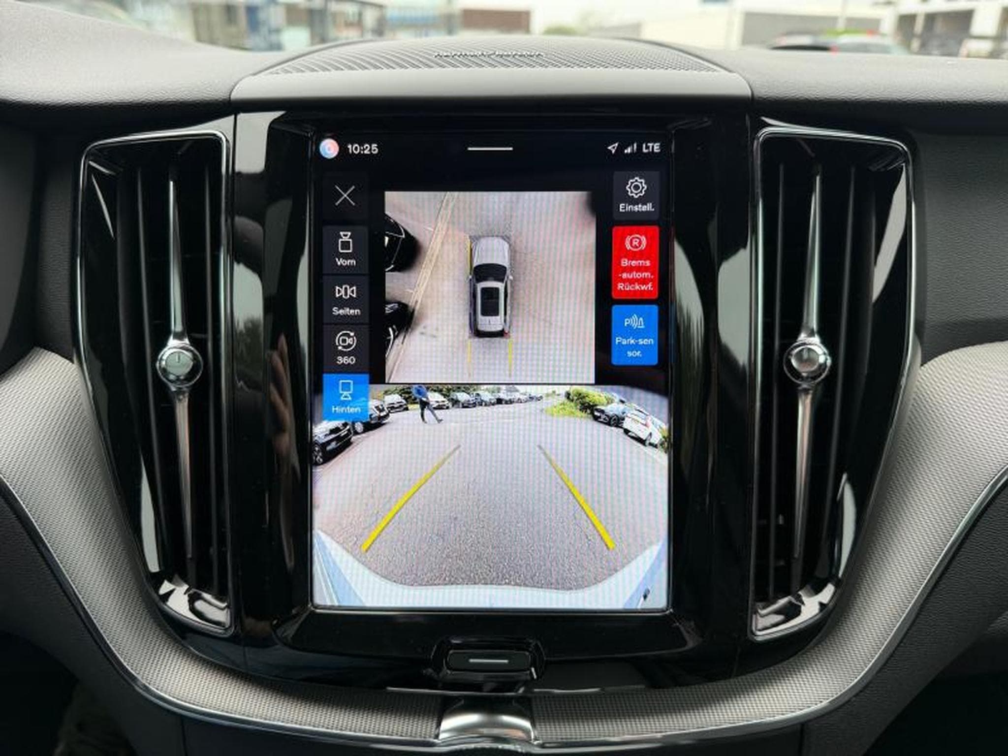 Volvo XC60 T6 Plus Dark / Hybride KIT HIVER INCLUS (2025) - Foto 17