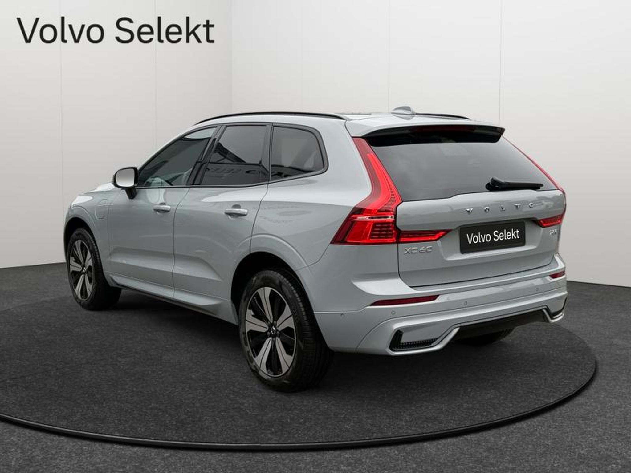 Volvo XC60 T6 Plus Dark / Hybride KIT HIVER INCLUS (2025) - Foto 5