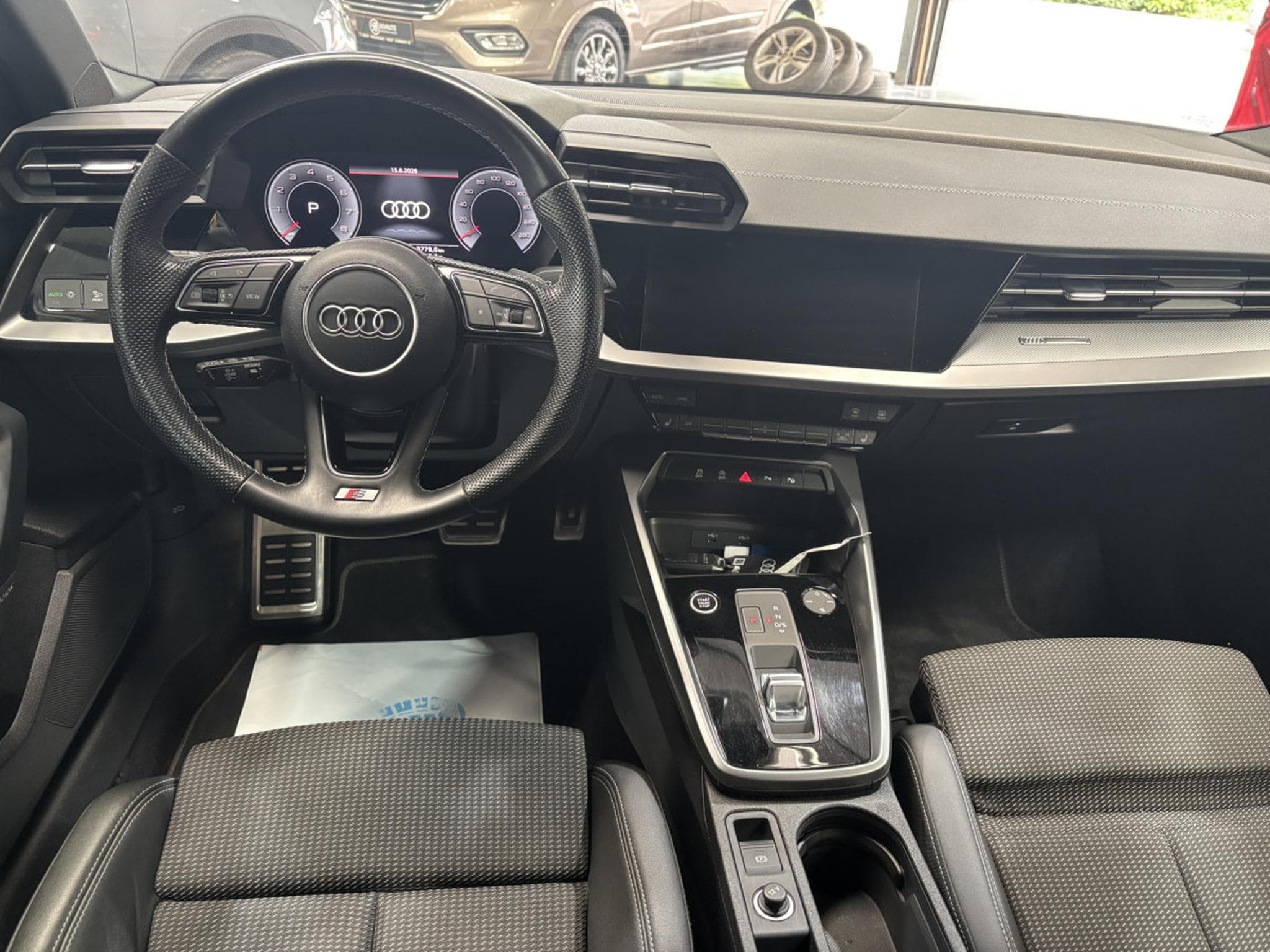 Audi A3 35 TFSI S-Line (2023) - Photo 11