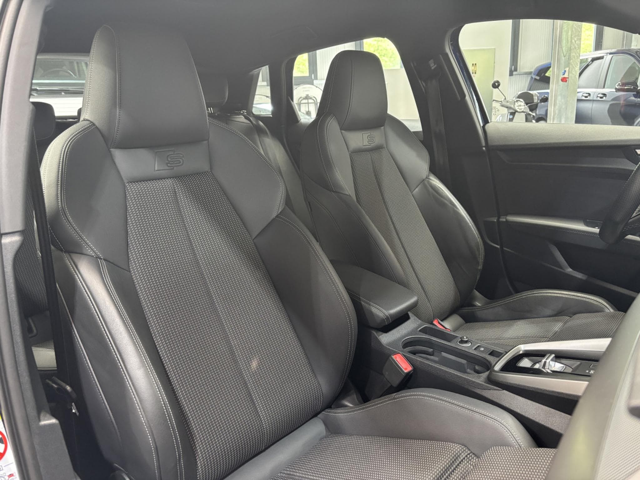 Audi A3 35 TFSI S-Line (2023) - Photo 12