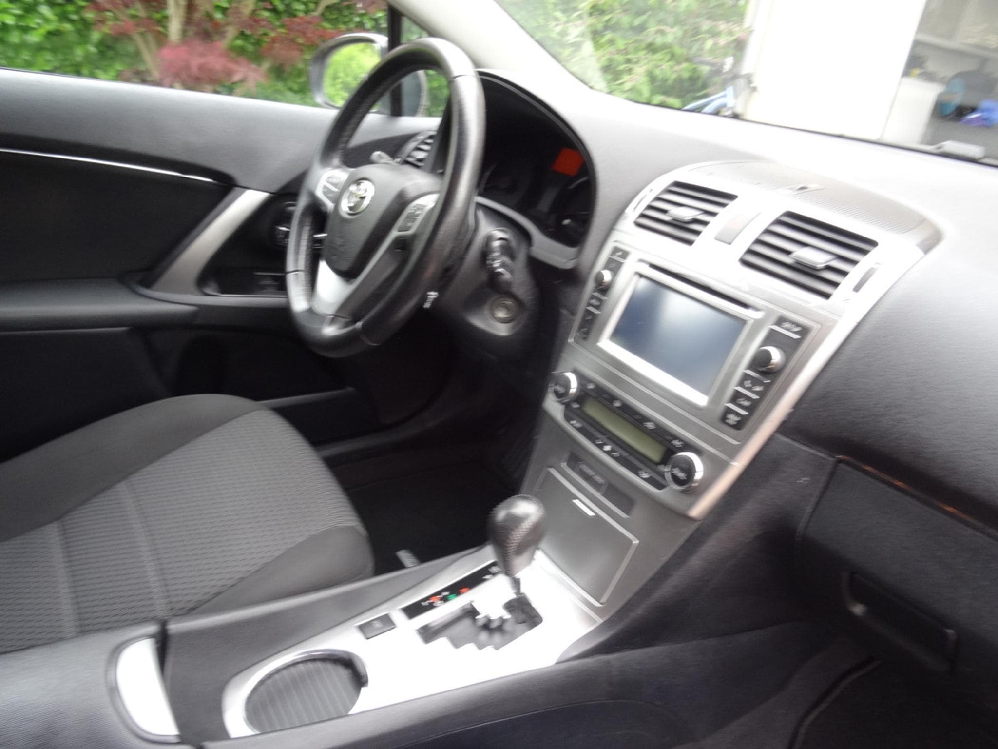 Toyota Avensis 1.8 AUTOMATIQUE (2014) - Photo 12