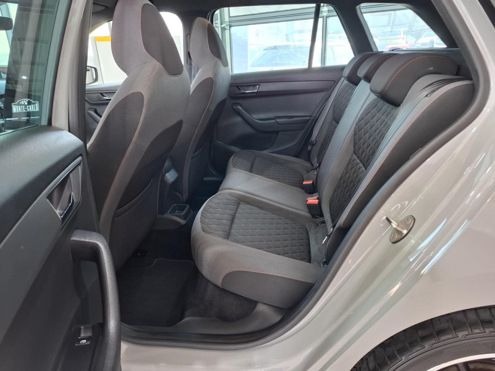 Skoda Fabia 1.0 TSI MONTE CARLO, LED, CAMERA, PANORAMIQUE, ALU 17'',NAV (2019) - Photo 11
