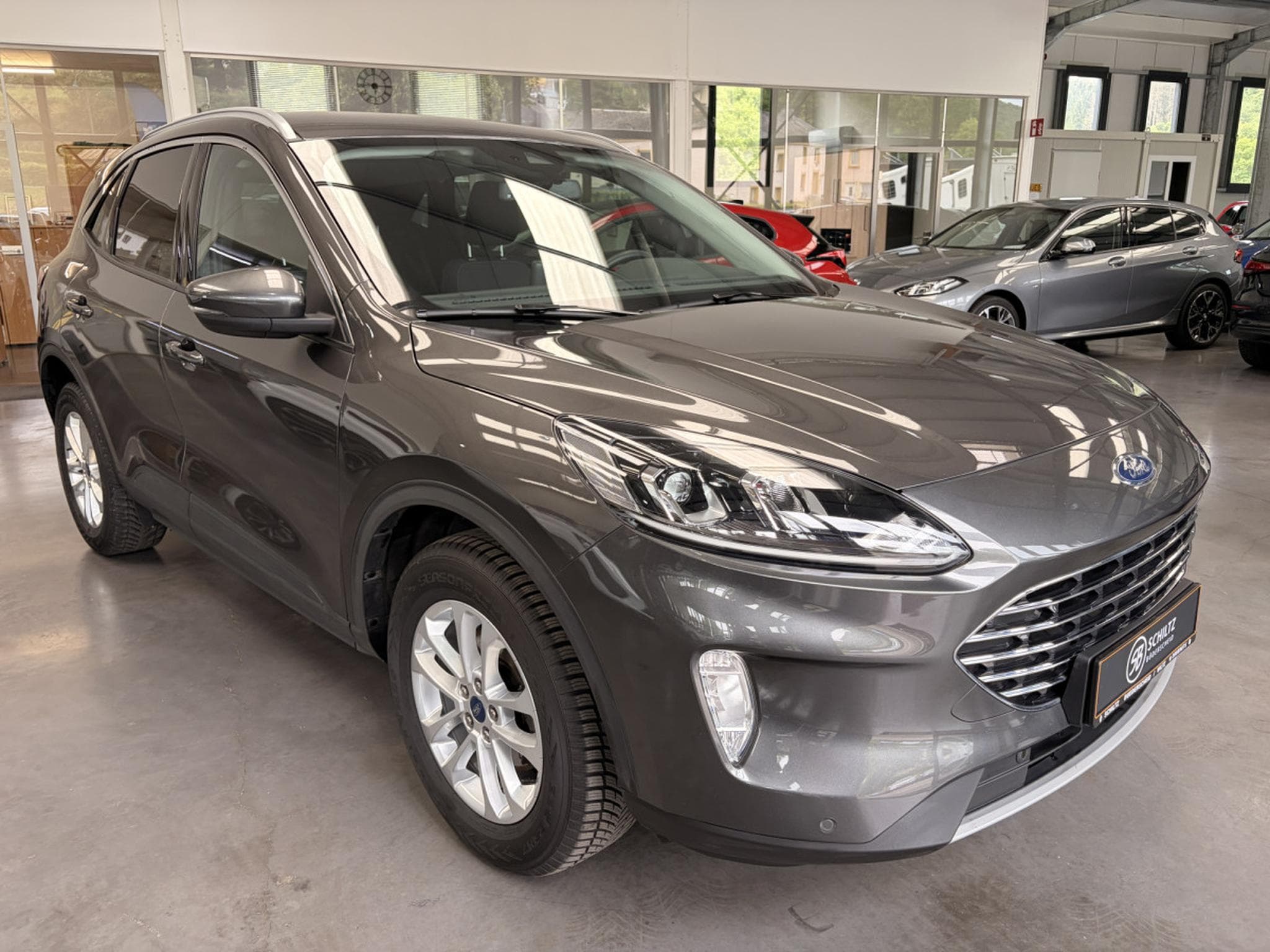 Ford Kuga 2.5 Titanium Hybrid (2022) - Photo 1