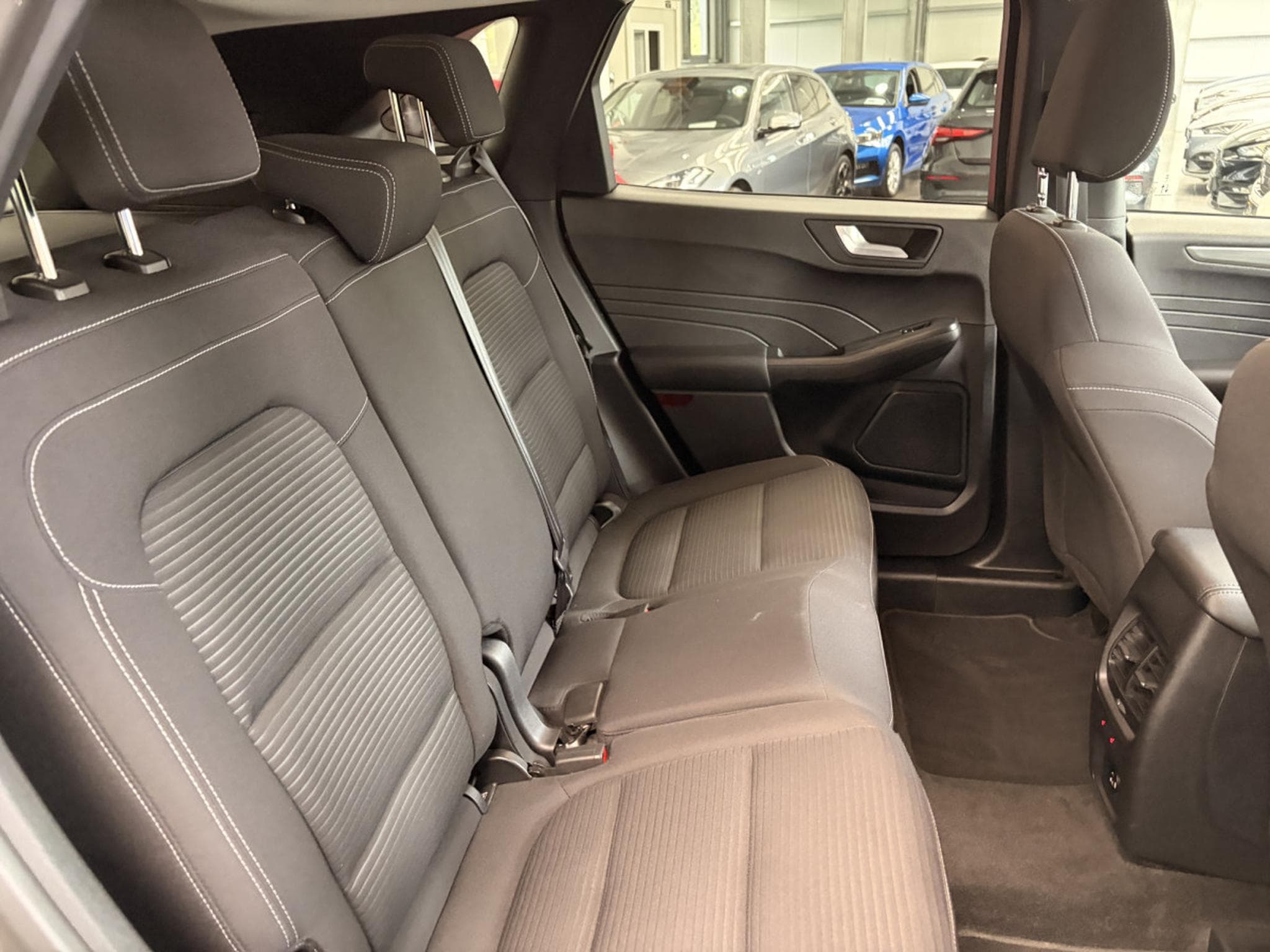 Ford Kuga 2.5 Titanium Hybrid (2022) - Photo 12