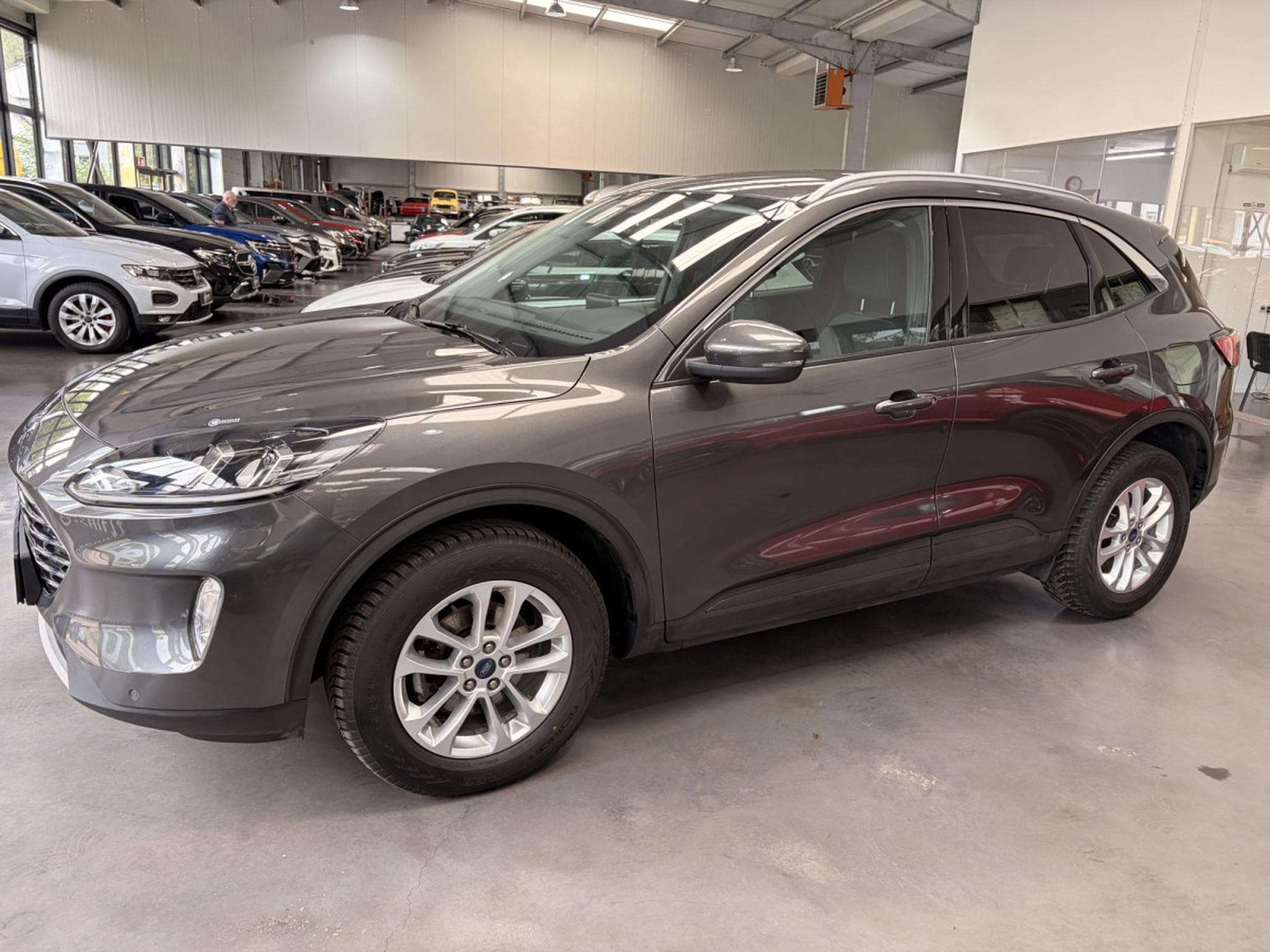Ford Kuga 2.5 Titanium Hybrid (2022) - Photo 6