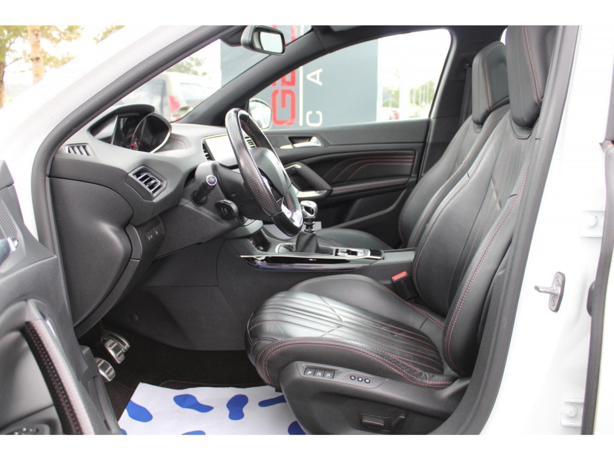 Peugeot 308 SW GT 205 PANO CUIR NAVI (2016) - Photo 6