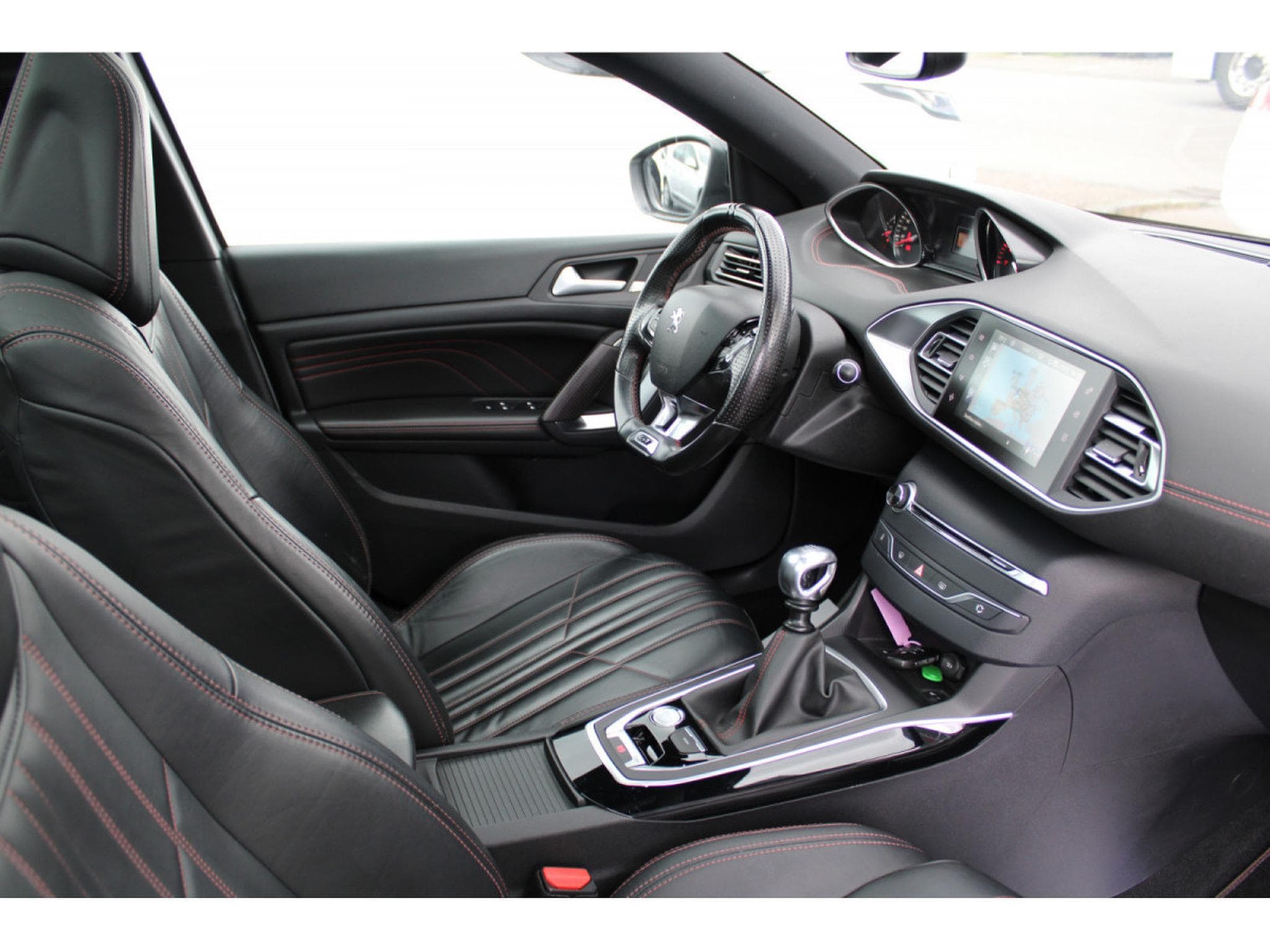 Peugeot 308 SW GT 205 PANO CUIR NAVI (2016) - Photo 7
