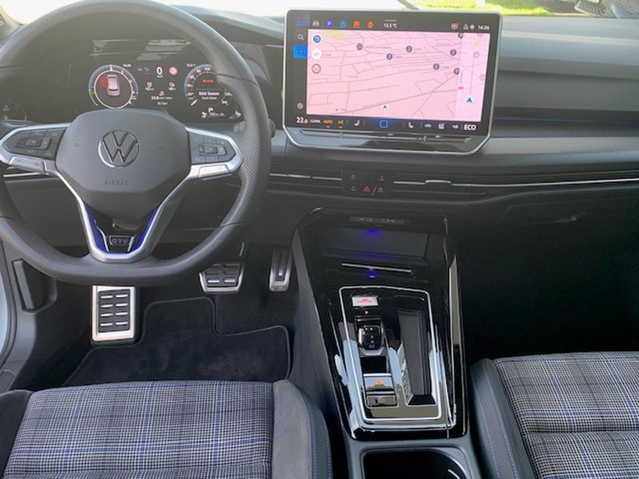 VW Golf GTE BLACK STYLE 1.5TSI 177CV DSG6 (2026) - Foto 3