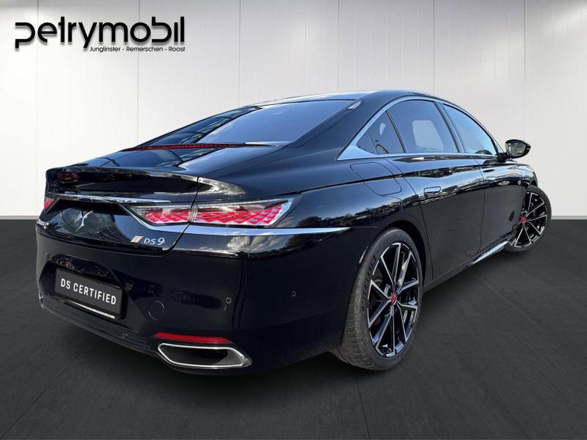 DS Automobiles DS9 9 Performance Line + (2024) - Photo 4