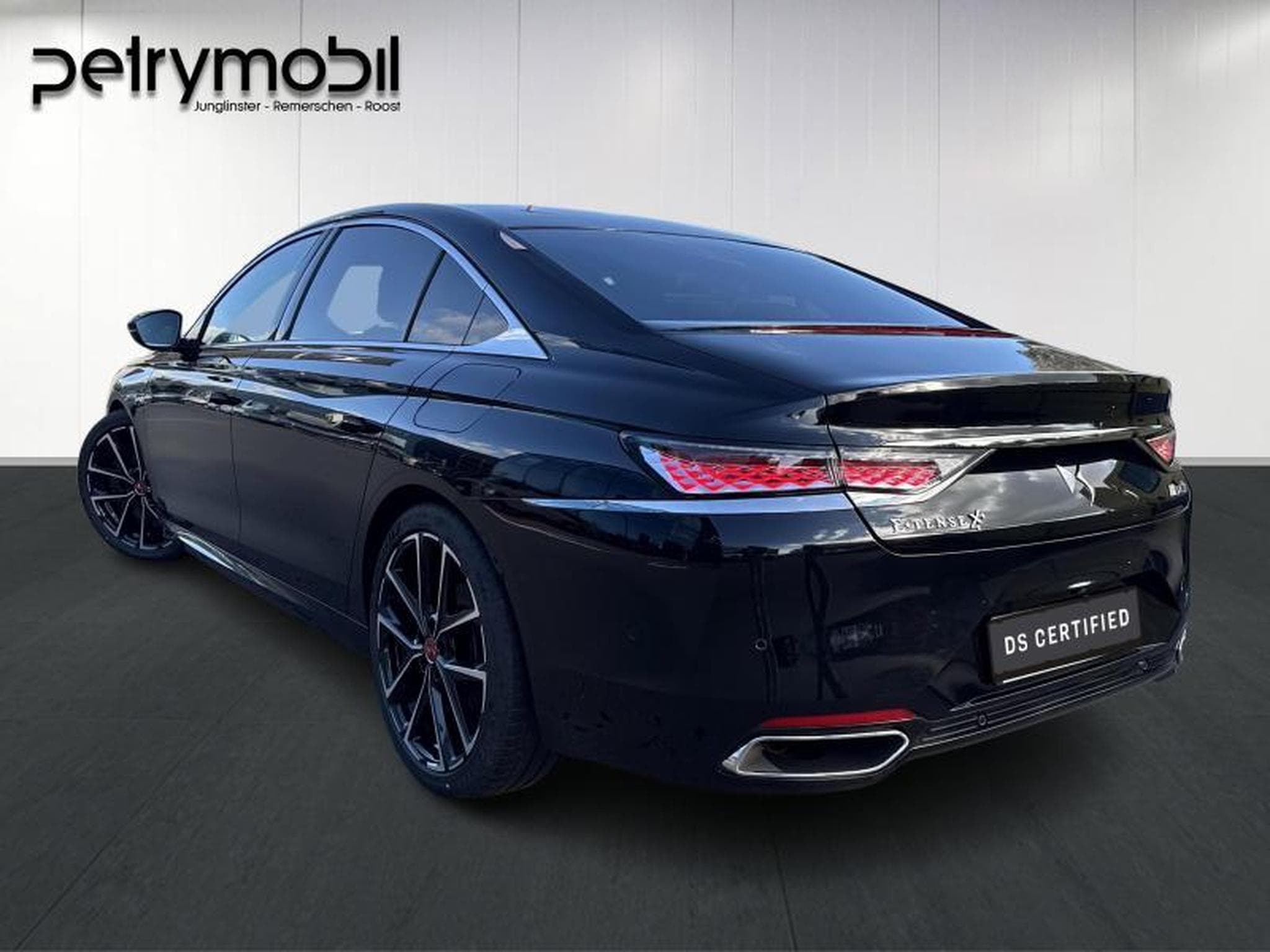 DS Automobiles DS9 9 Performance Line + (2024) - Photo 6