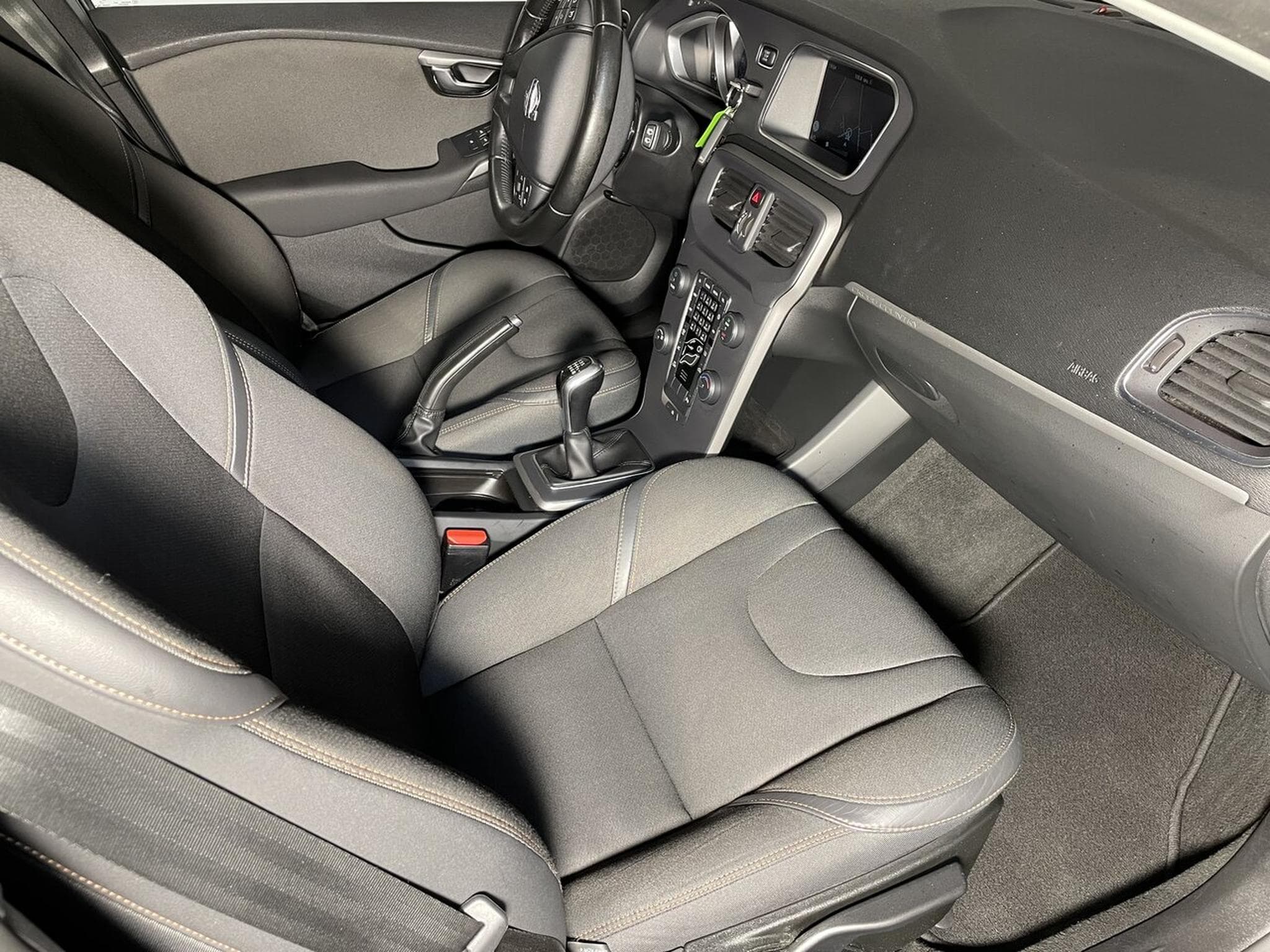 Volvo V40 2.0 D3 150 CV CROSS COUNTRY GPS BLUETOOTH (2015) - Foto 9