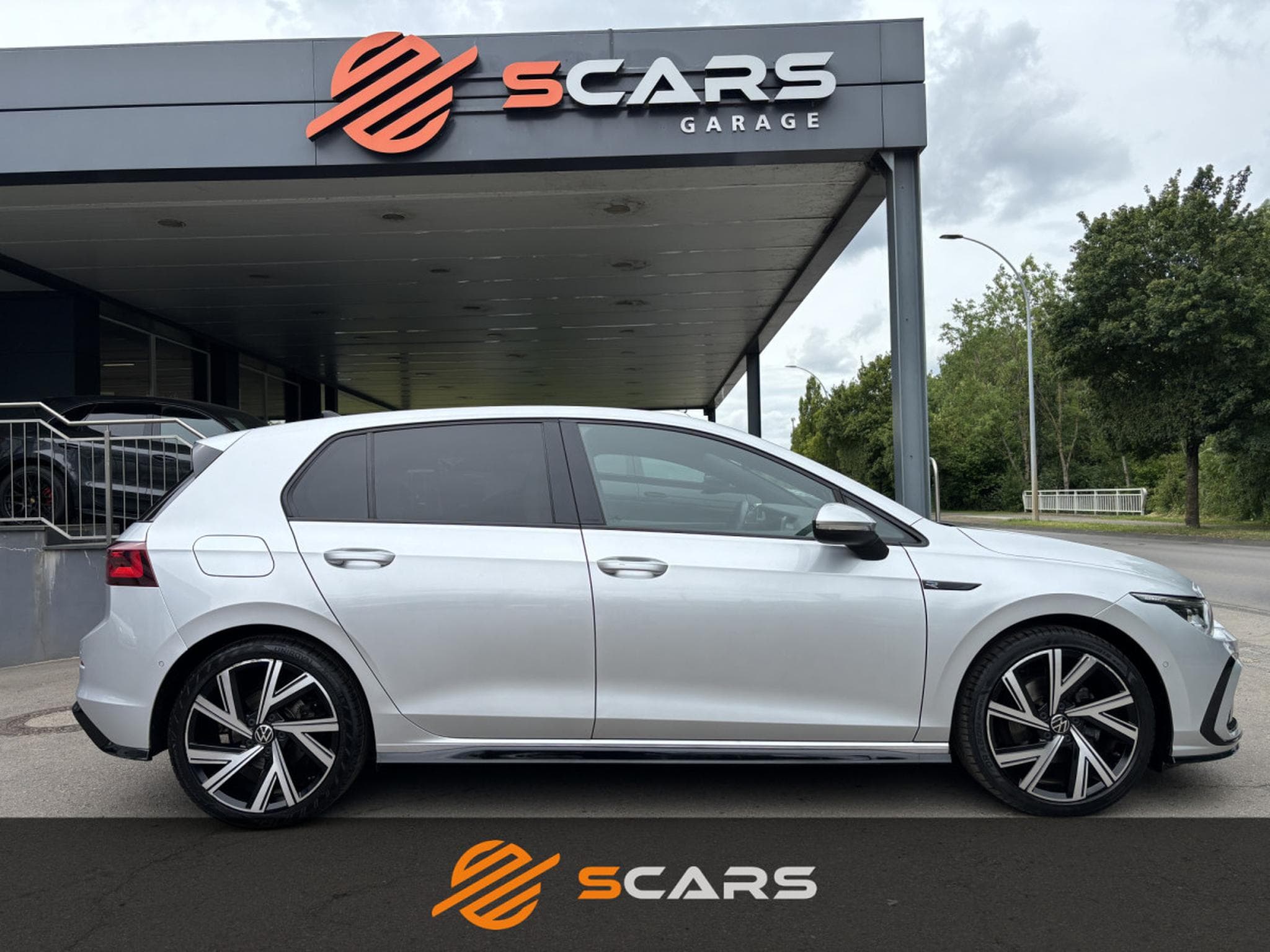 VW Golf 1.5 eTsi DSG 150cv R-Line (2023) - Photo 2