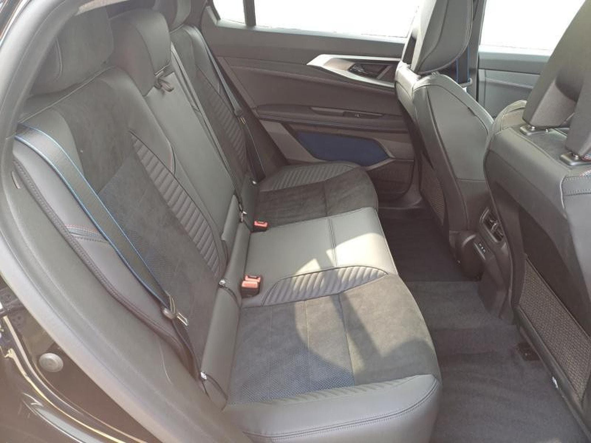 Renault Rafale 1.2 E-Tech Esprit Alpine E-Tech 4Control 200cv (2025) - Photo 10