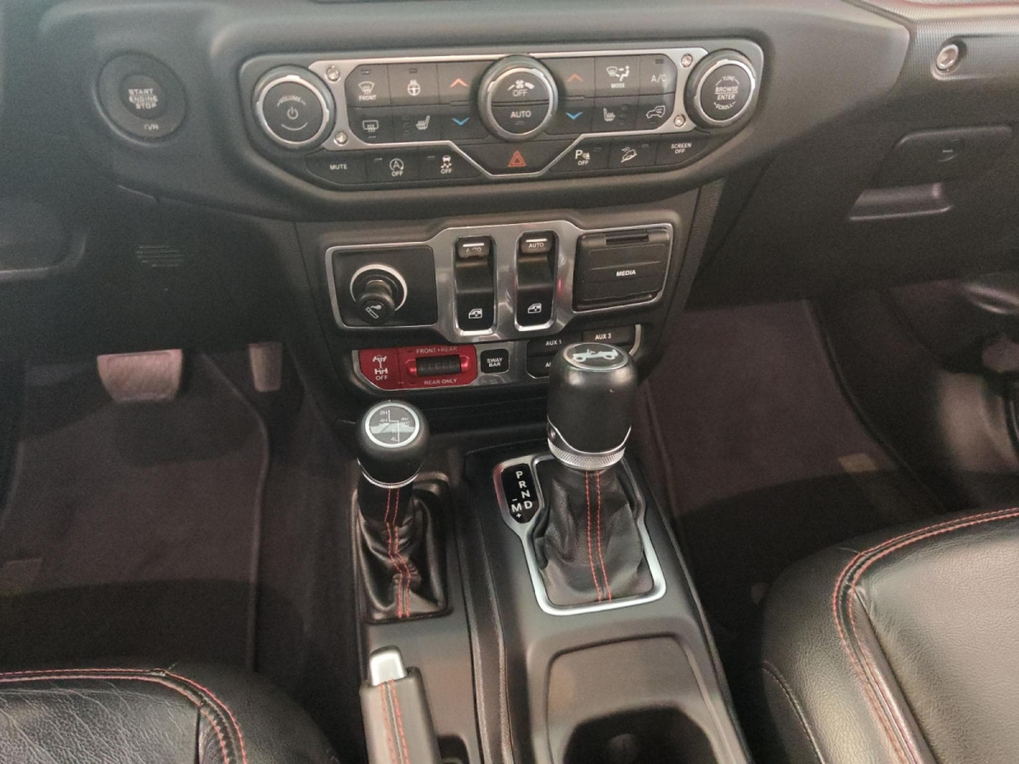 Jeep Wrangler RUBICON 2.0 T-GDI (2018) - Photo 24