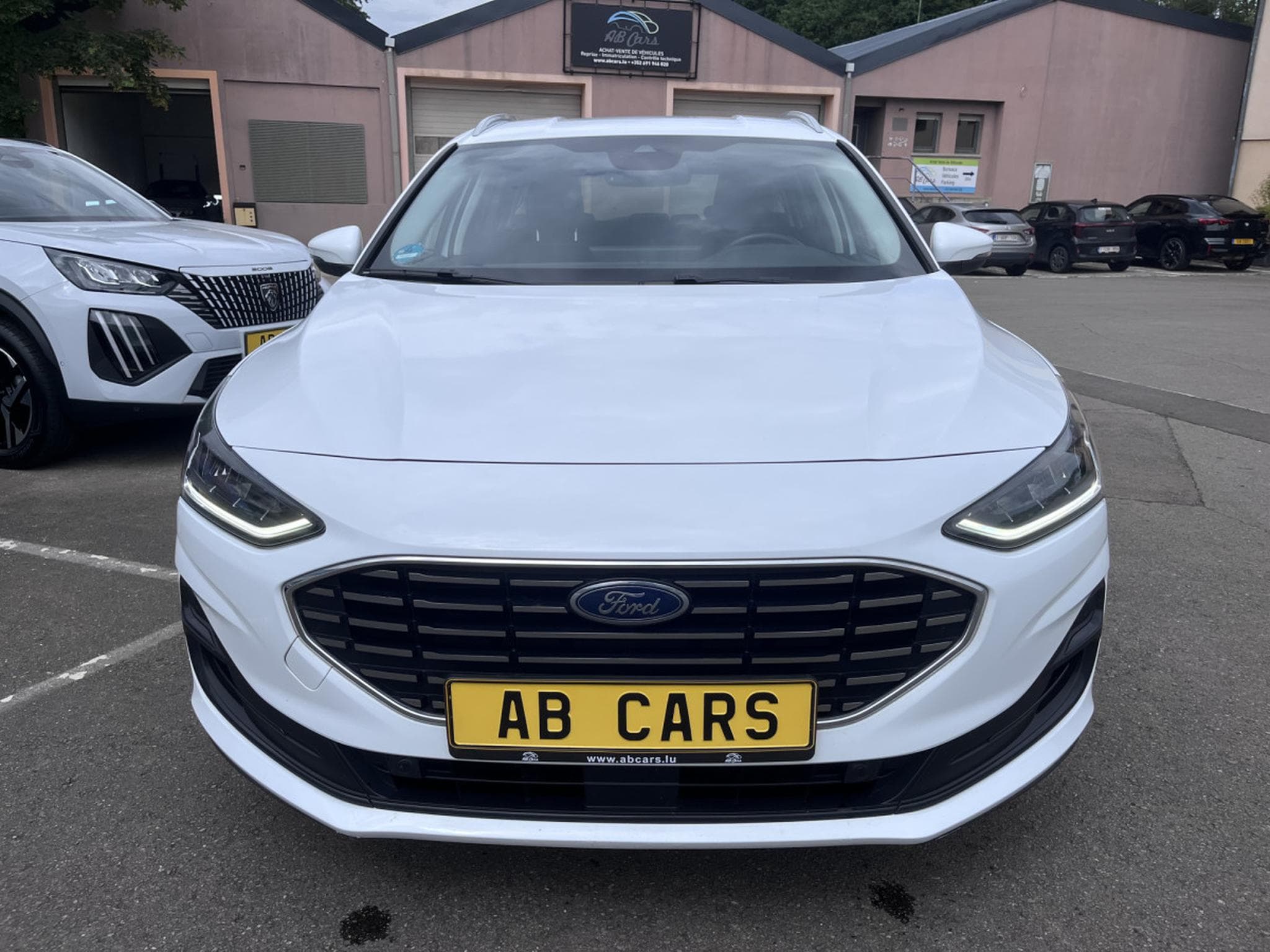 Ford Focus Focus Turnier 1.5 EcoBlue Aut.*LED 2xPDC*DAB*Winterpack (2023) - Photo 2