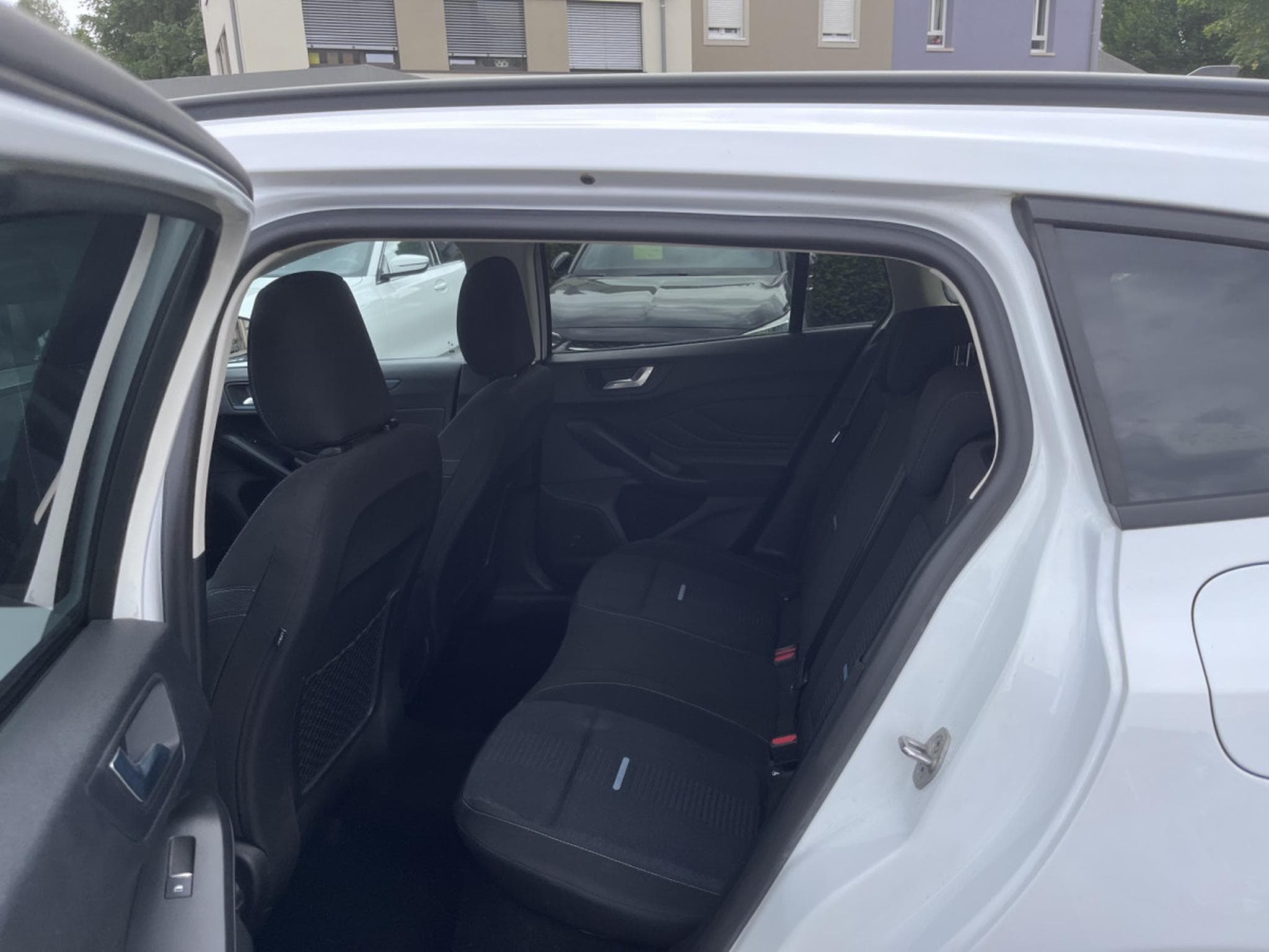 Ford Focus Focus Turnier ACTIVE 1.5 EcoBlue Aut.*LED 2xPDC*DAB*Winterpa (2023) - Photo 19