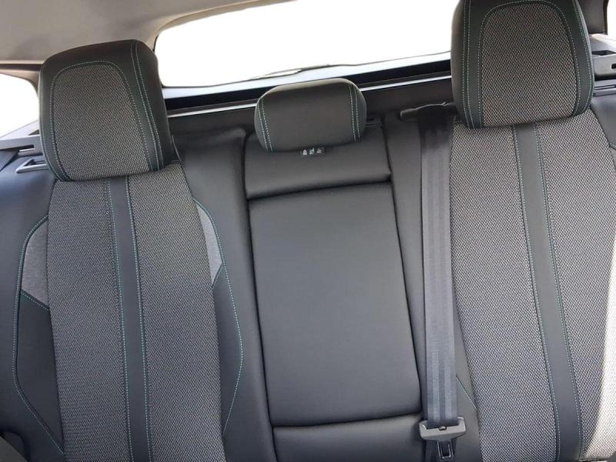 PEUGEOT 308 1.5 BlueHDi 130ch S&S Allure (2022) - Photo 7