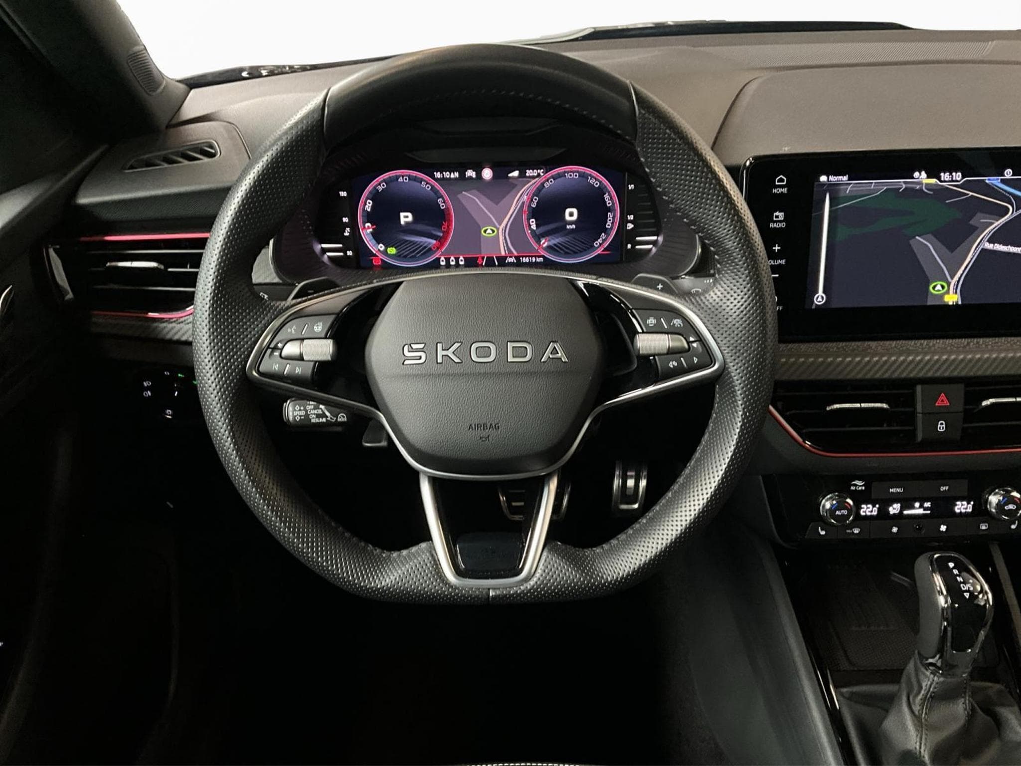 Skoda Kamiq Monte-Carlo+DSG+LED+P.Assisted+P.Park&Go (2025) - Foto 10