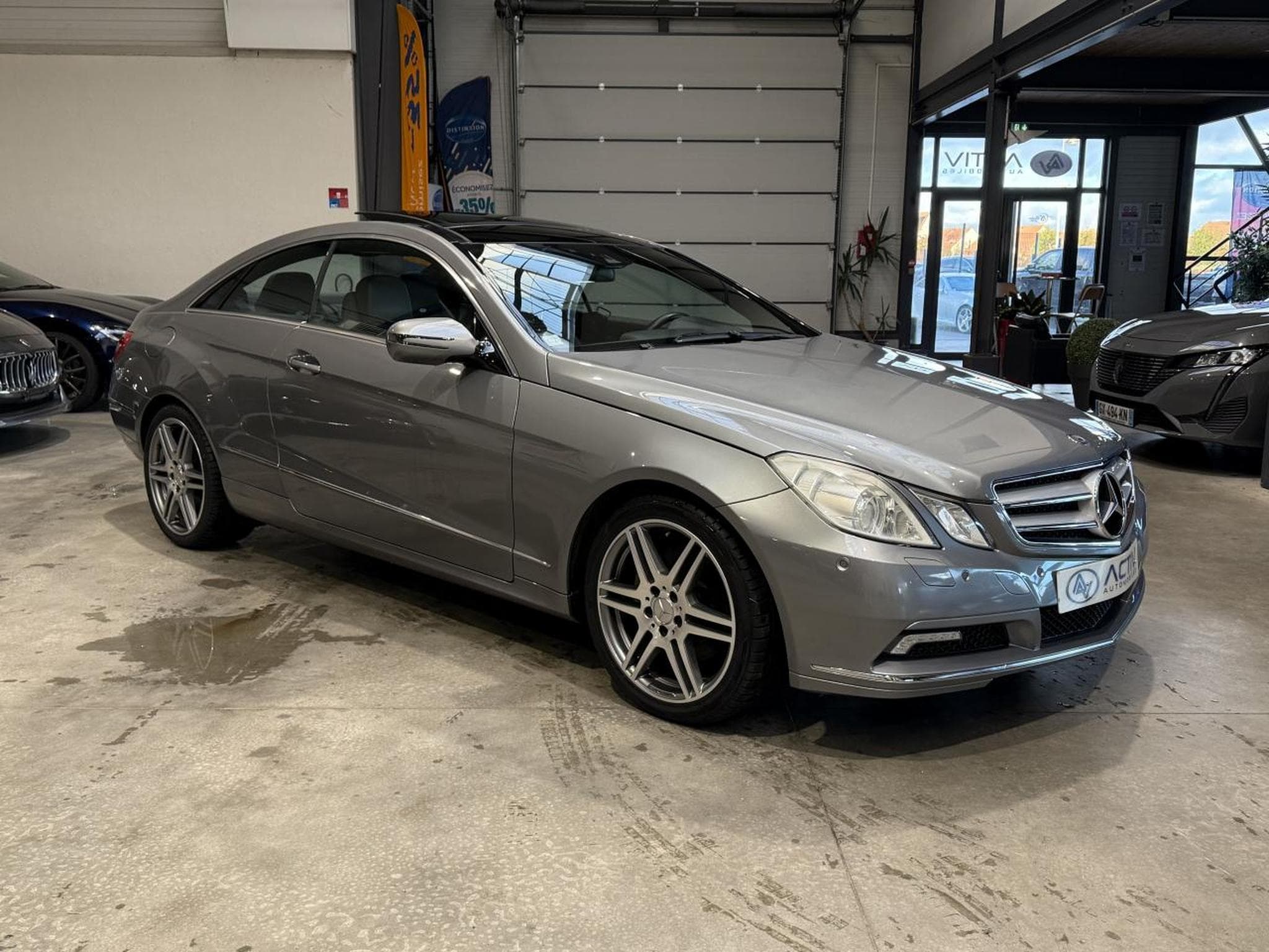 Mercedes CLASSE E COUPE 350 avantgarde executive 7gtro (2009) - Photo 3