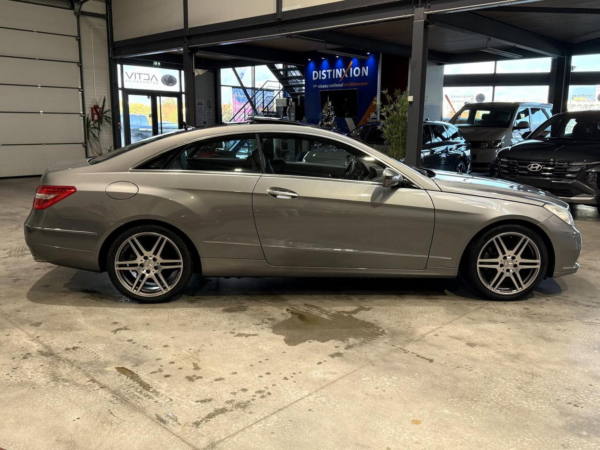 Mercedes CLASSE E COUPE 350 avantgarde executive 7gtro (2009) - Photo 4