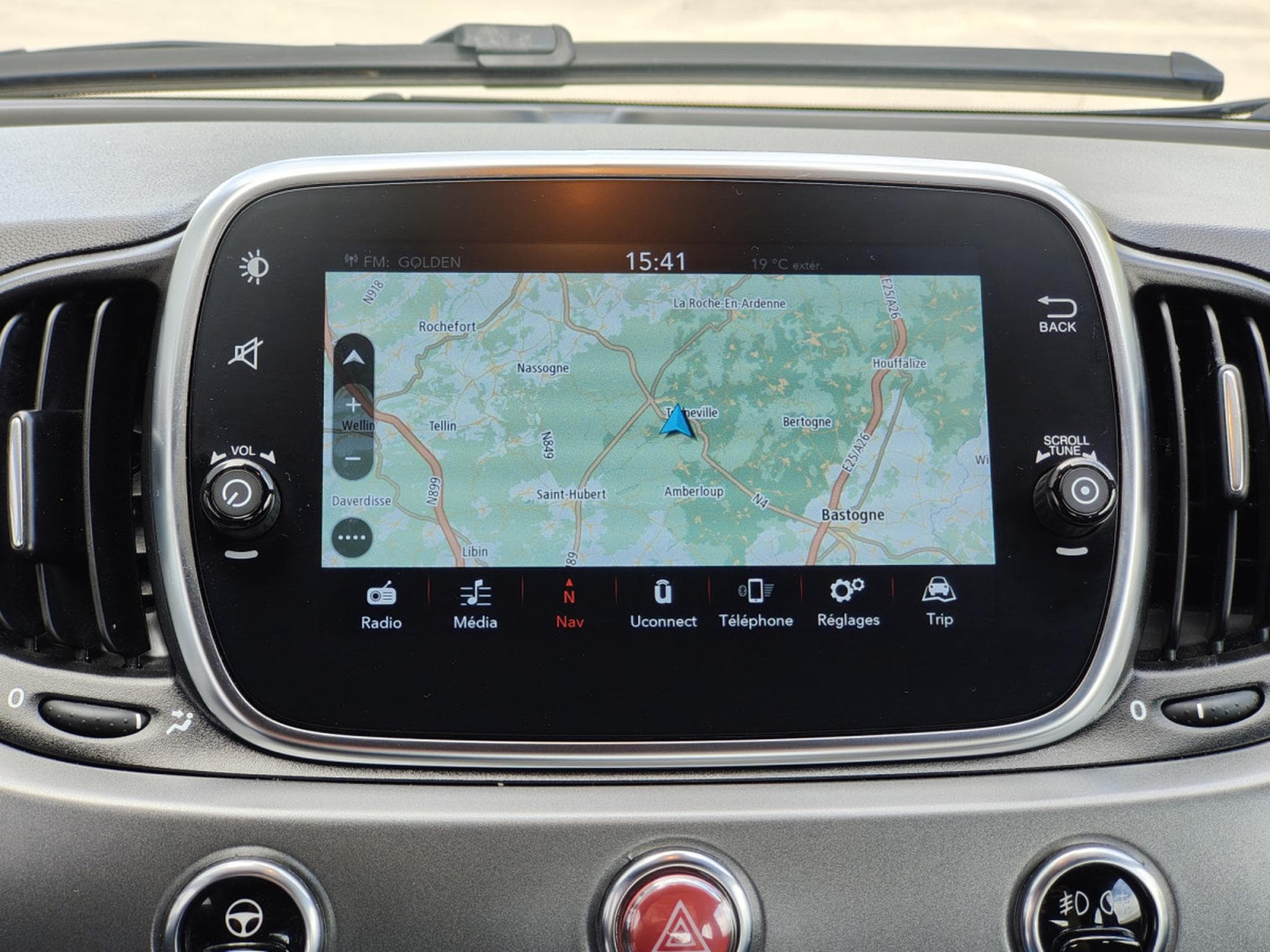 Fiat 500 1.0i MHEV CARPLAY/ANDROID AUTO GPS BLUETOOTH RADAR ARR (2021) - Photo 12