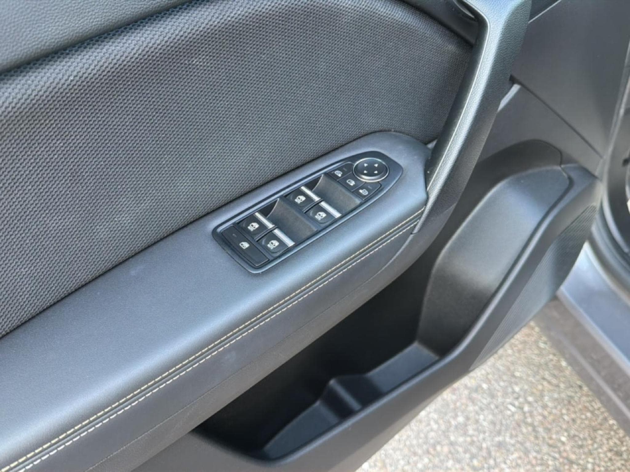 Renault SYMBIOZ 1.6 E-TECH FULL HYBRID 145 ICONIC (2025) - Photo 11