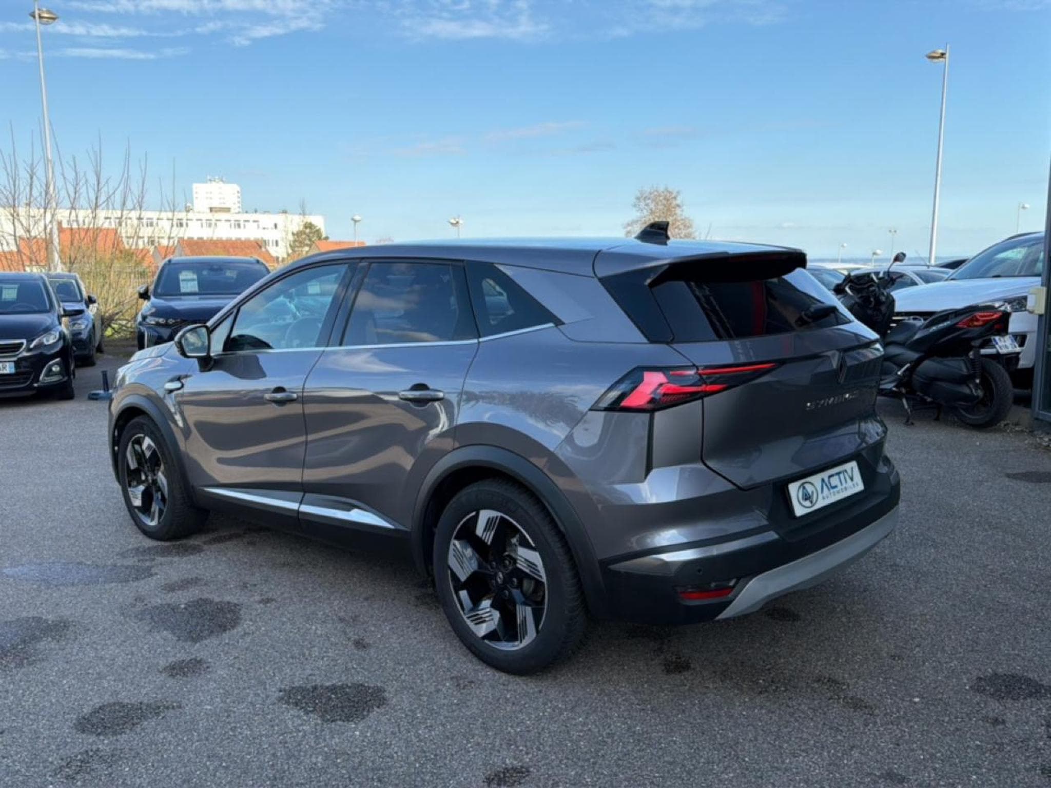 Renault SYMBIOZ 1.6 E-TECH FULL HYBRID 145 ICONIC (2025) - Photo 7