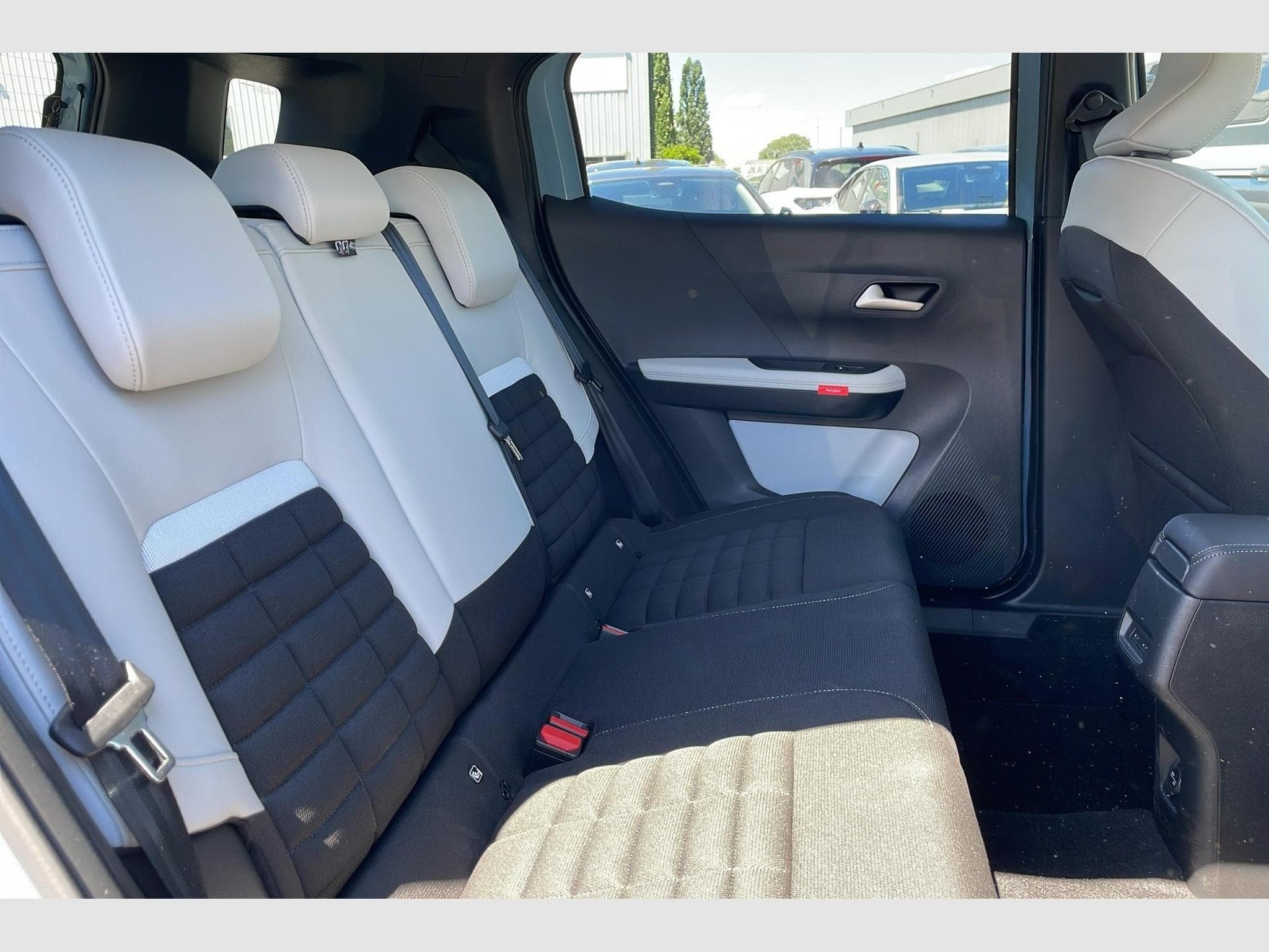 CitroëN C3 Aircross Nouveau Hybride 145 e-DCS6 Max (2025) - Photo 10