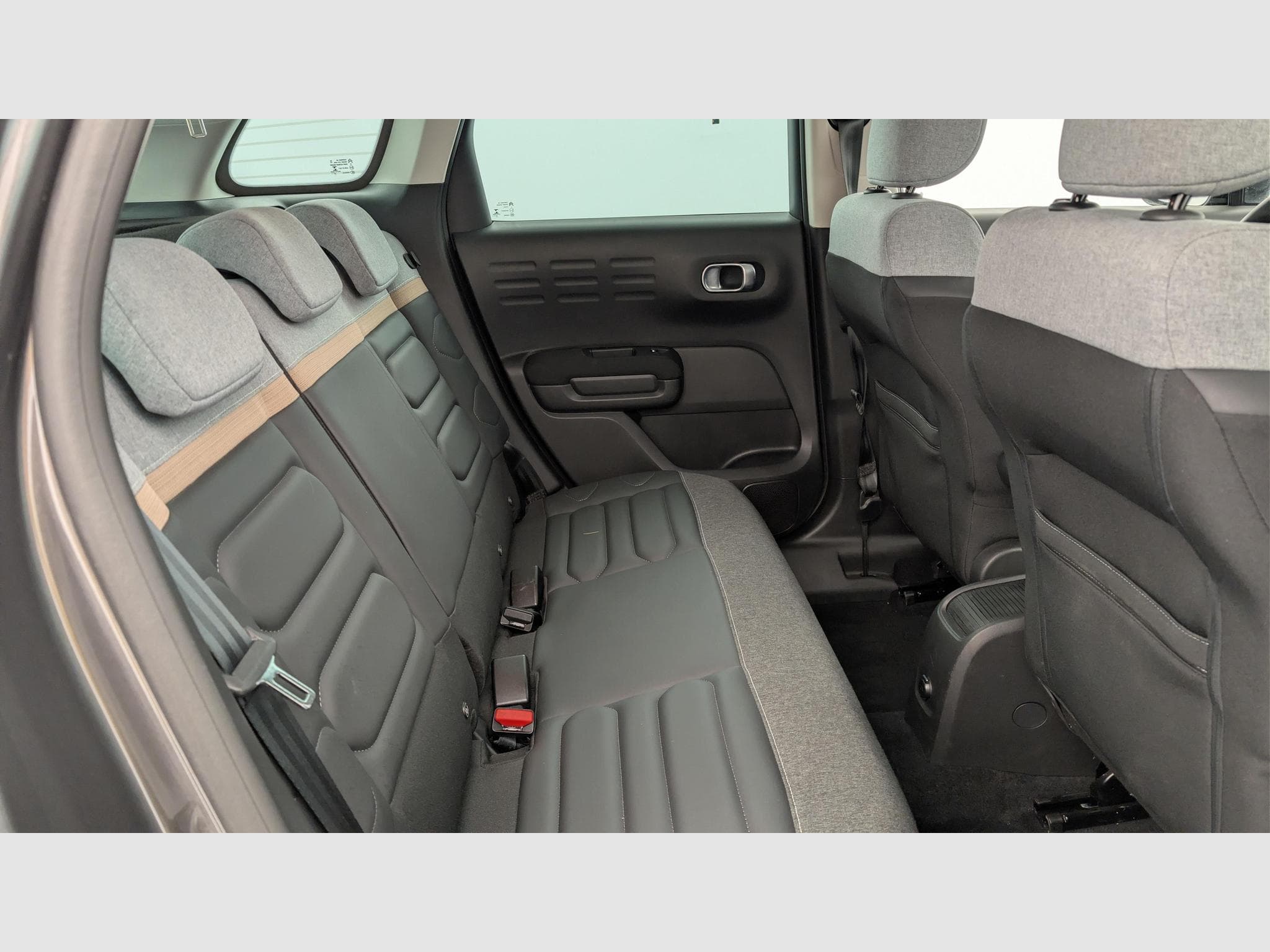 CitroëN C3 Aircross PureTech 130 S&S EAT6 Shine (2022) - Photo 10