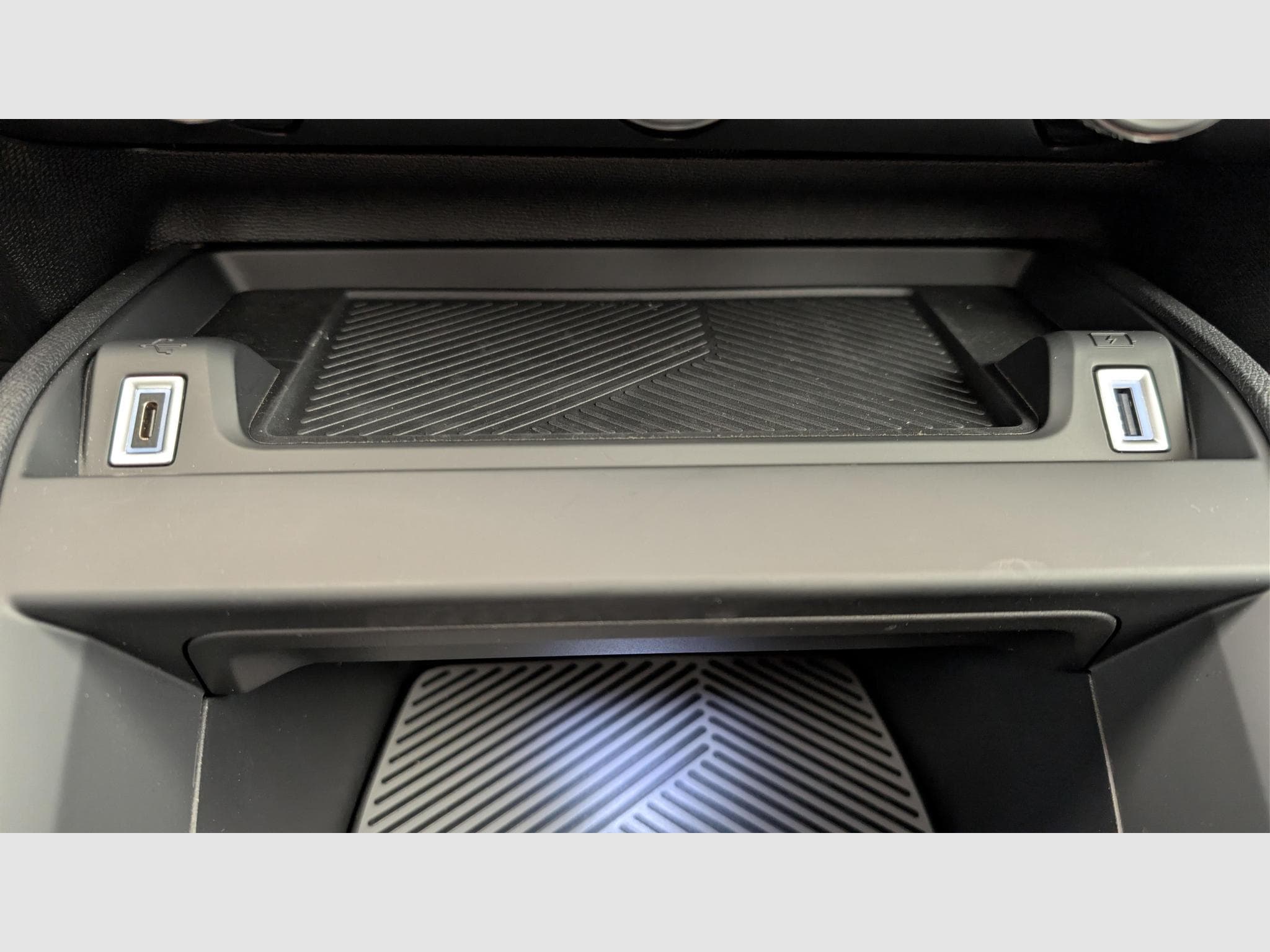 CitroëN C4 Hybride 145 ch e-DCS6 Business (2025) - Photo 20