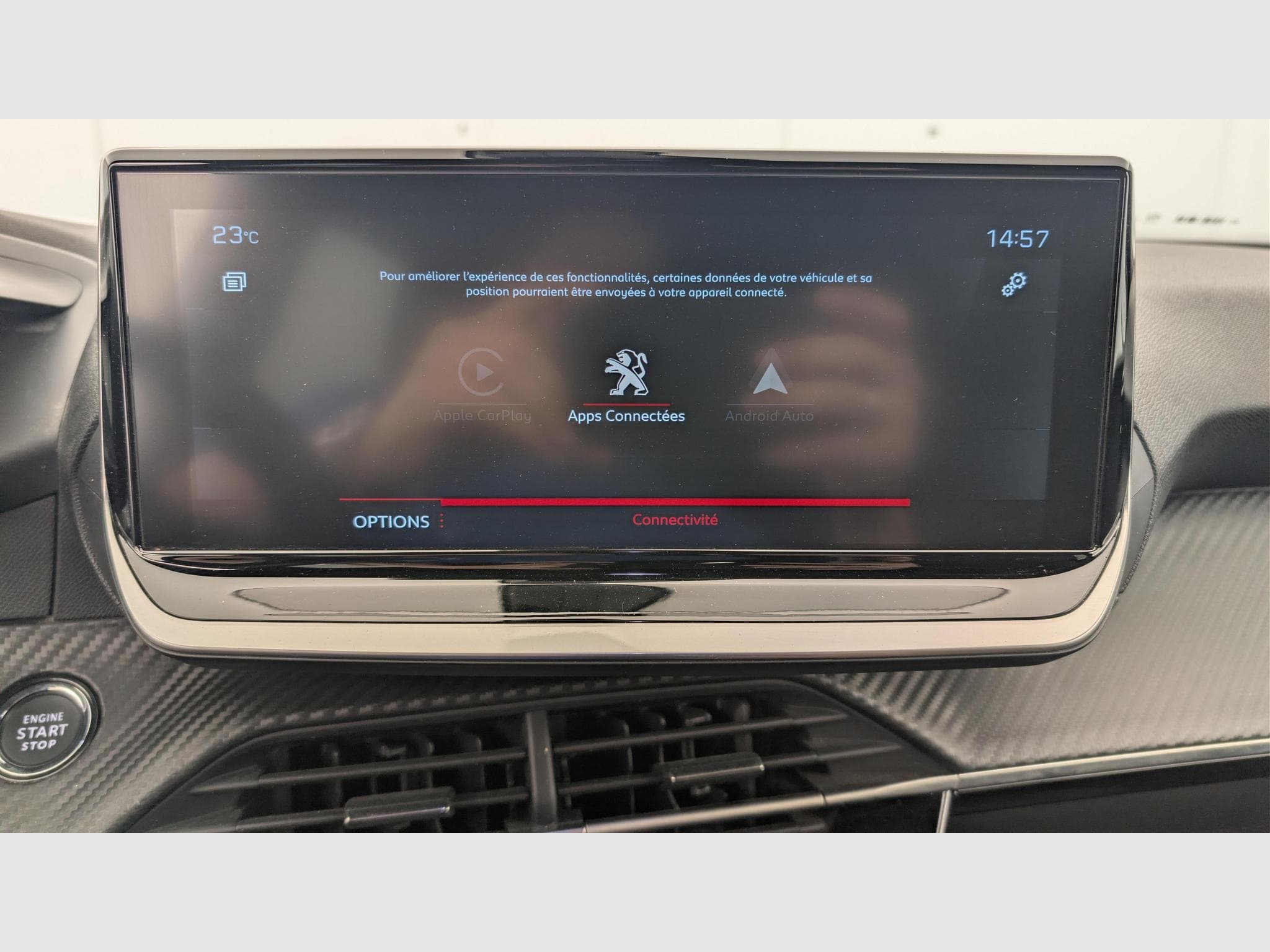 Peugeot 2008 PureTech 130 S&S BVM6 Allure Pack (2023) - Photo 17
