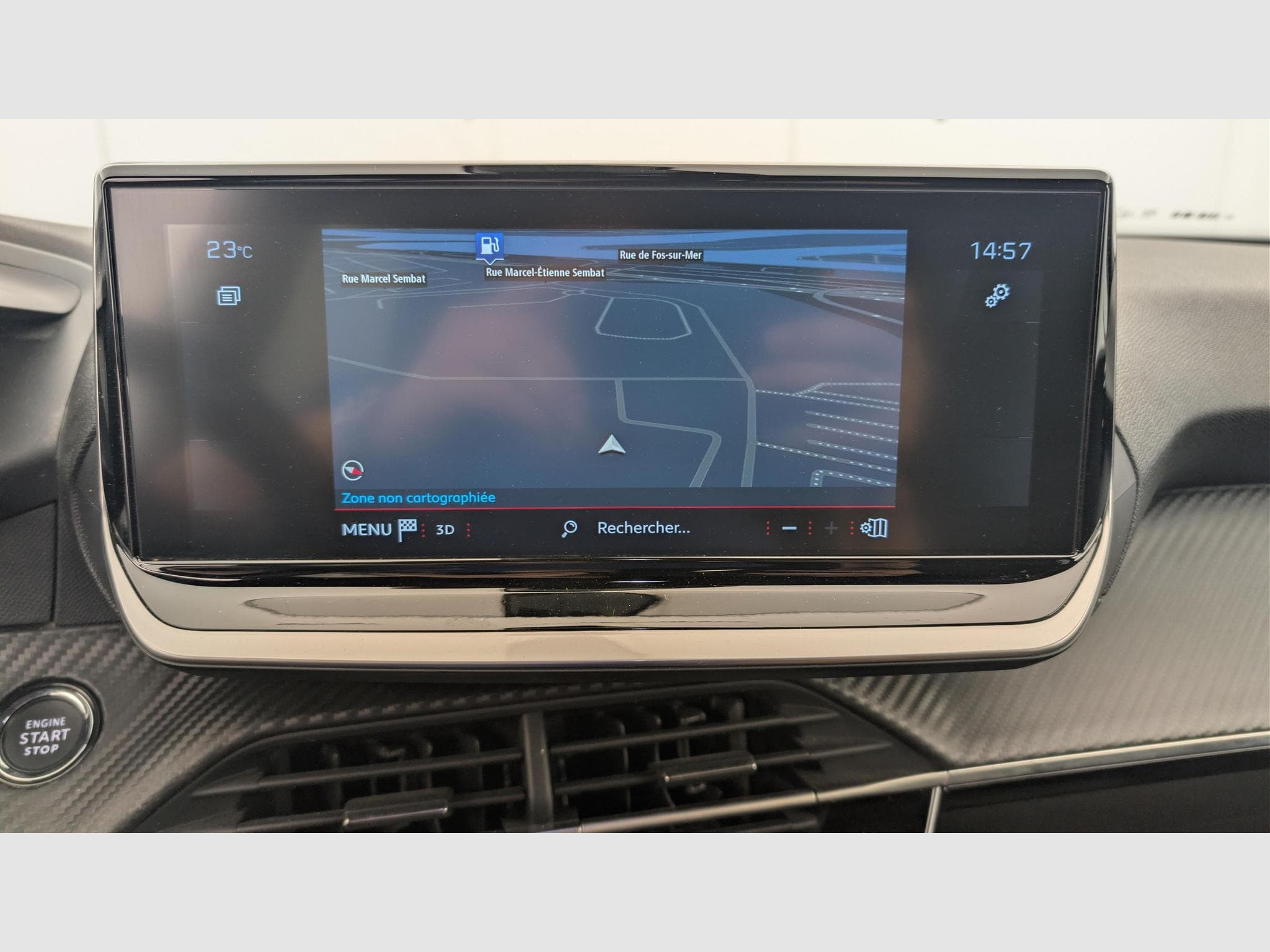 Peugeot 2008 PureTech 130 S&S BVM6 Allure Pack (2023) - Photo 18
