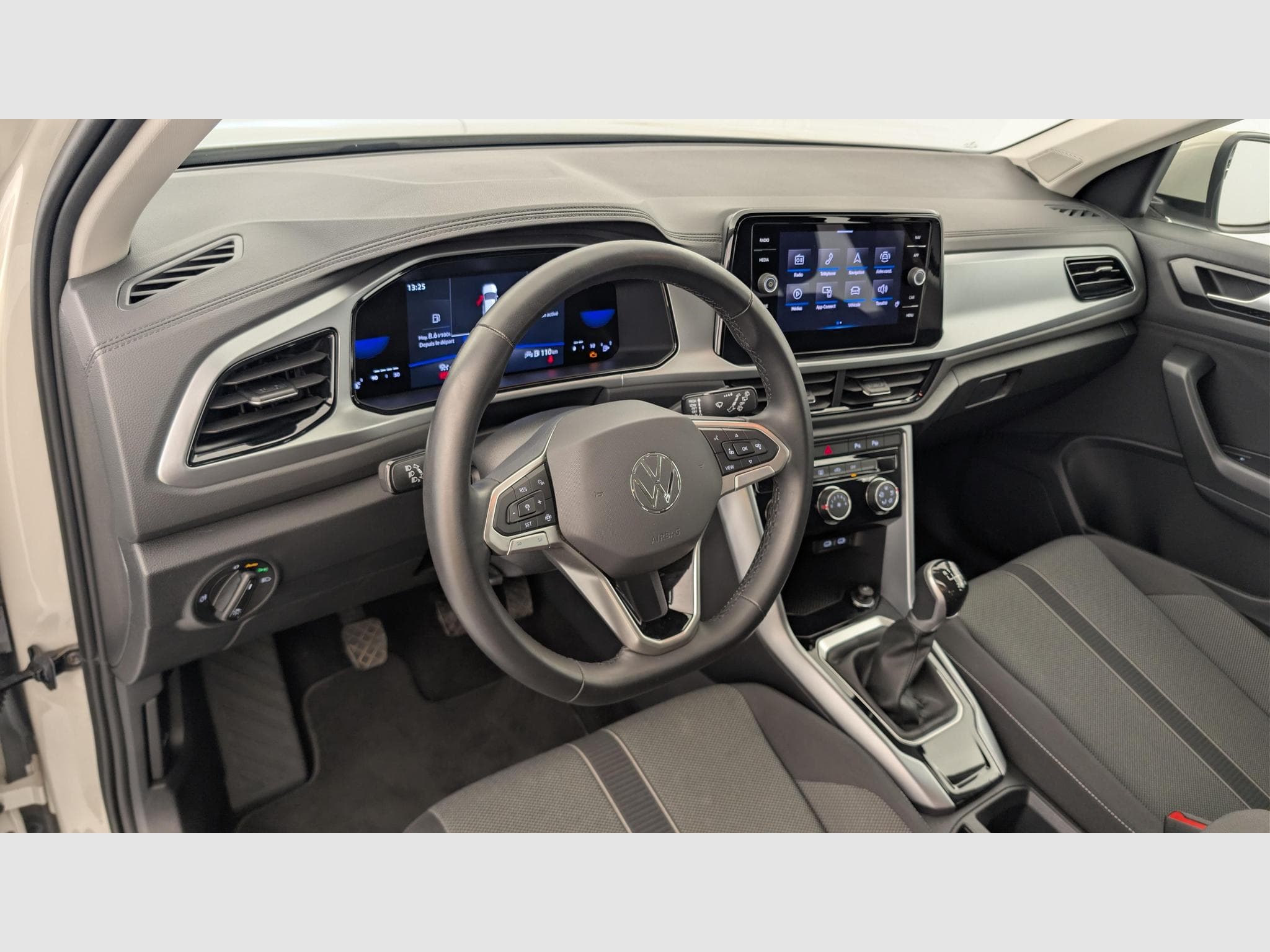 VW T-Roc 1.5 TSI EVO 150 Start/Stop BVM6 Life (2023) - Photo 15