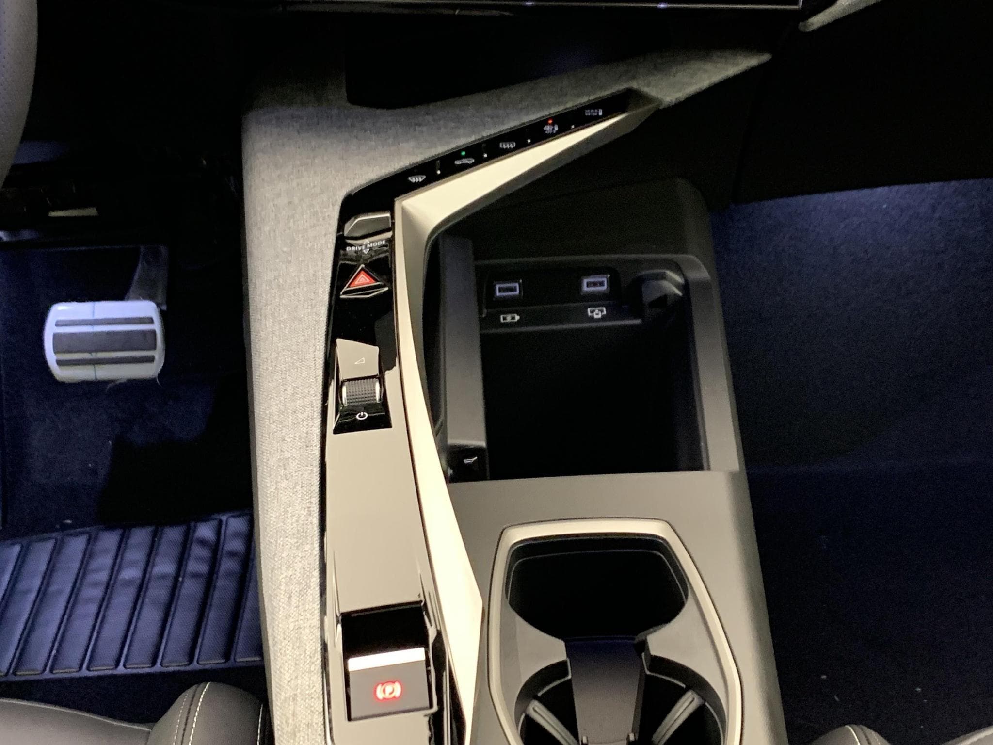 Peugeot 5008 HYBRID 145CH E-DCS6 GT (2026) - Photo 17