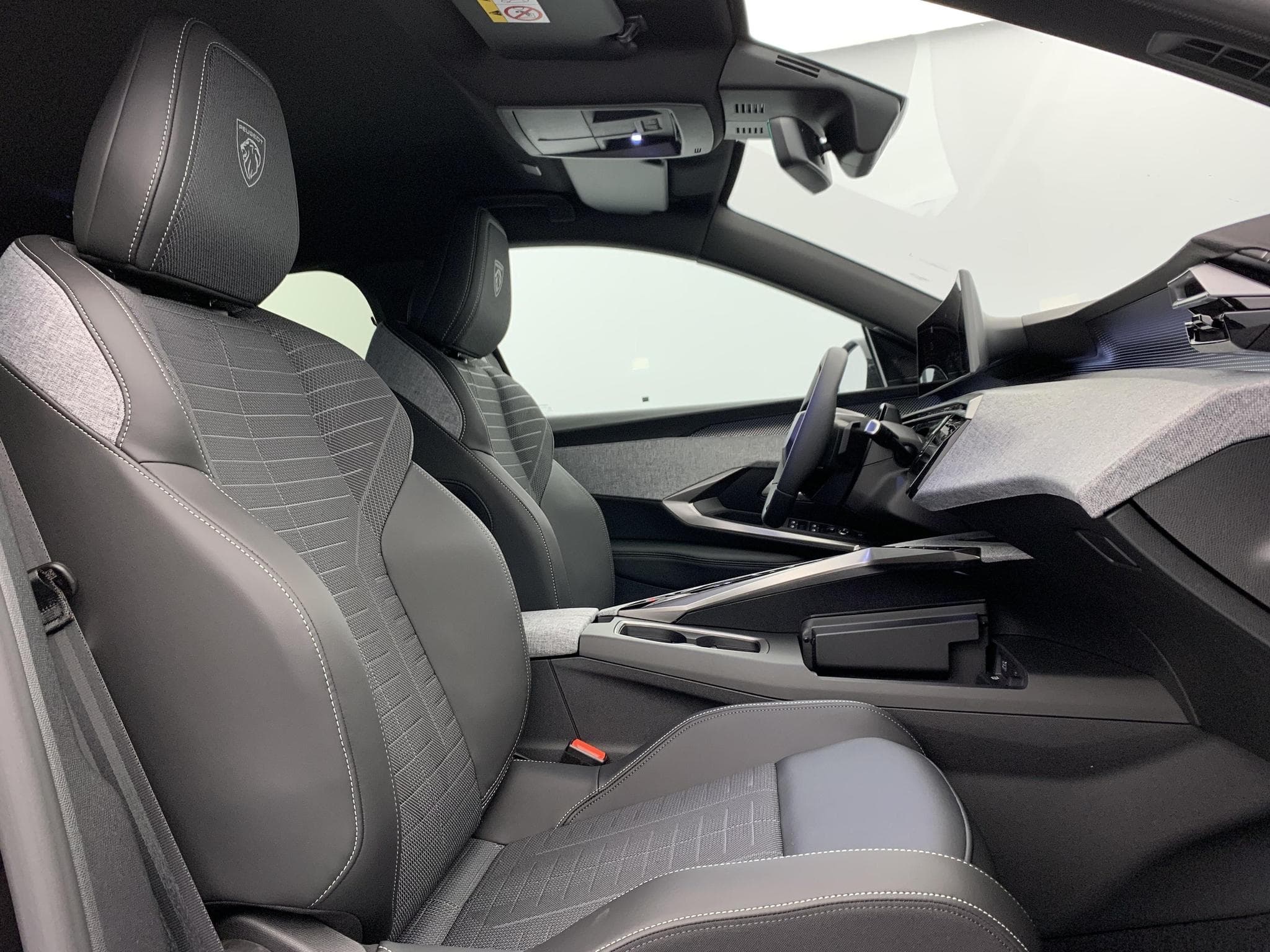Peugeot 5008 HYBRID 145CH E-DCS6 GT (2026) - Photo 9