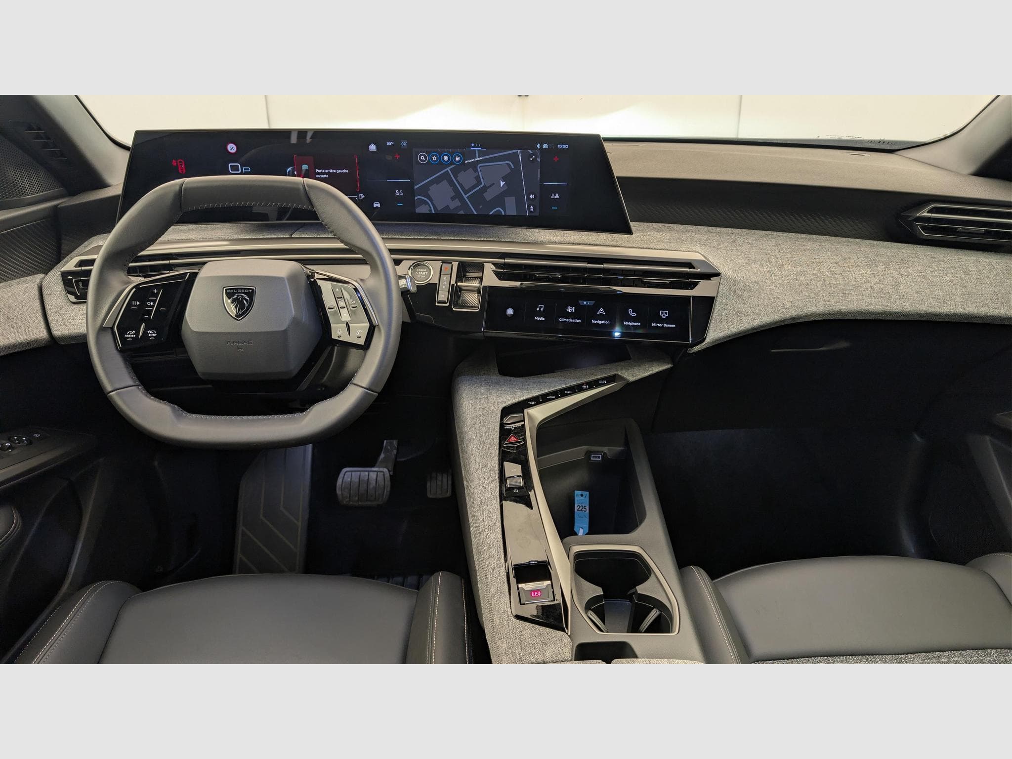Peugeot 3008 Hybrid 145 e-DCS6 Allure (2025) - Photo 13