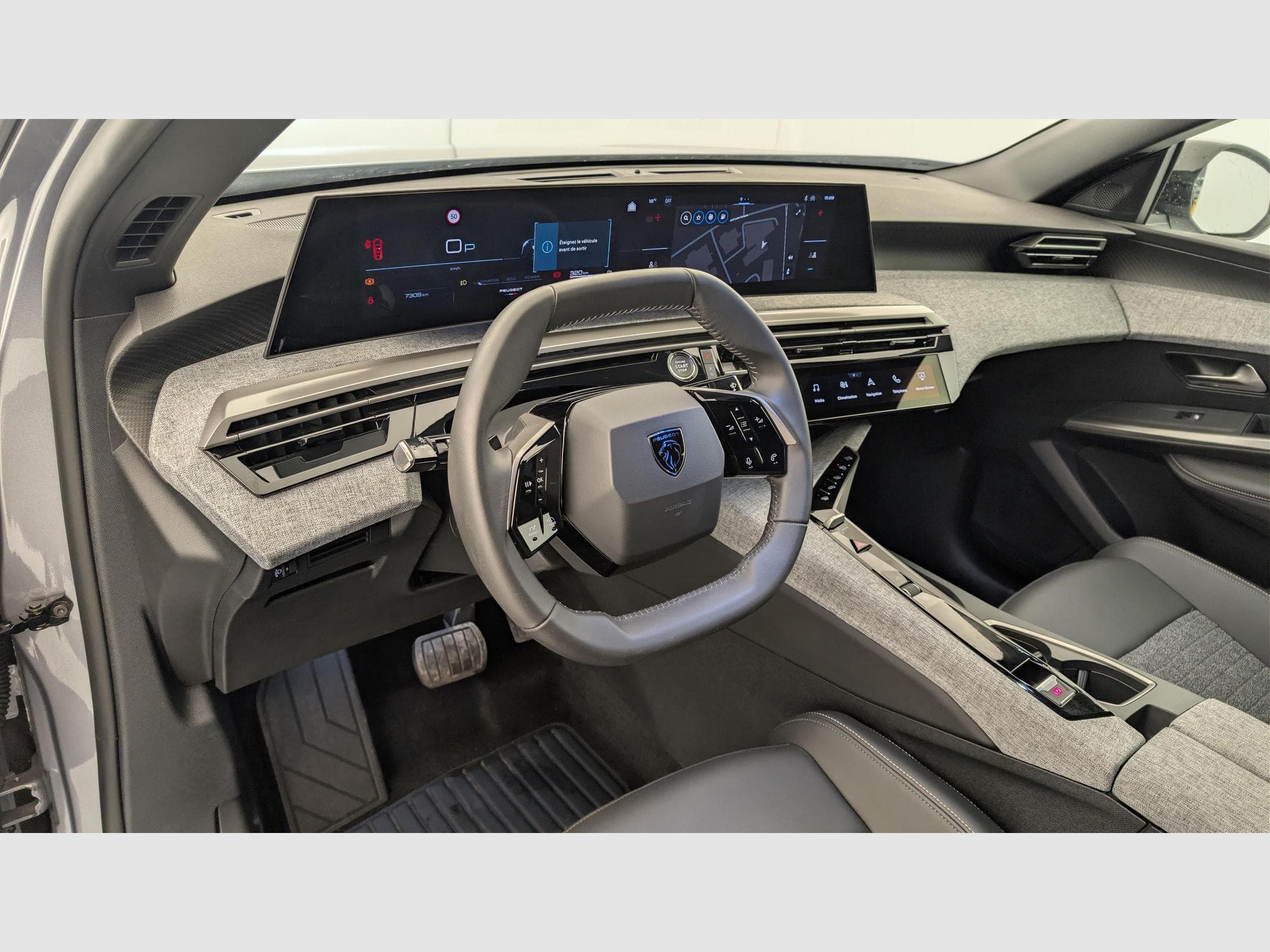 Peugeot 3008 Hybrid 145 e-DCS6 Allure (2025) - Photo 15