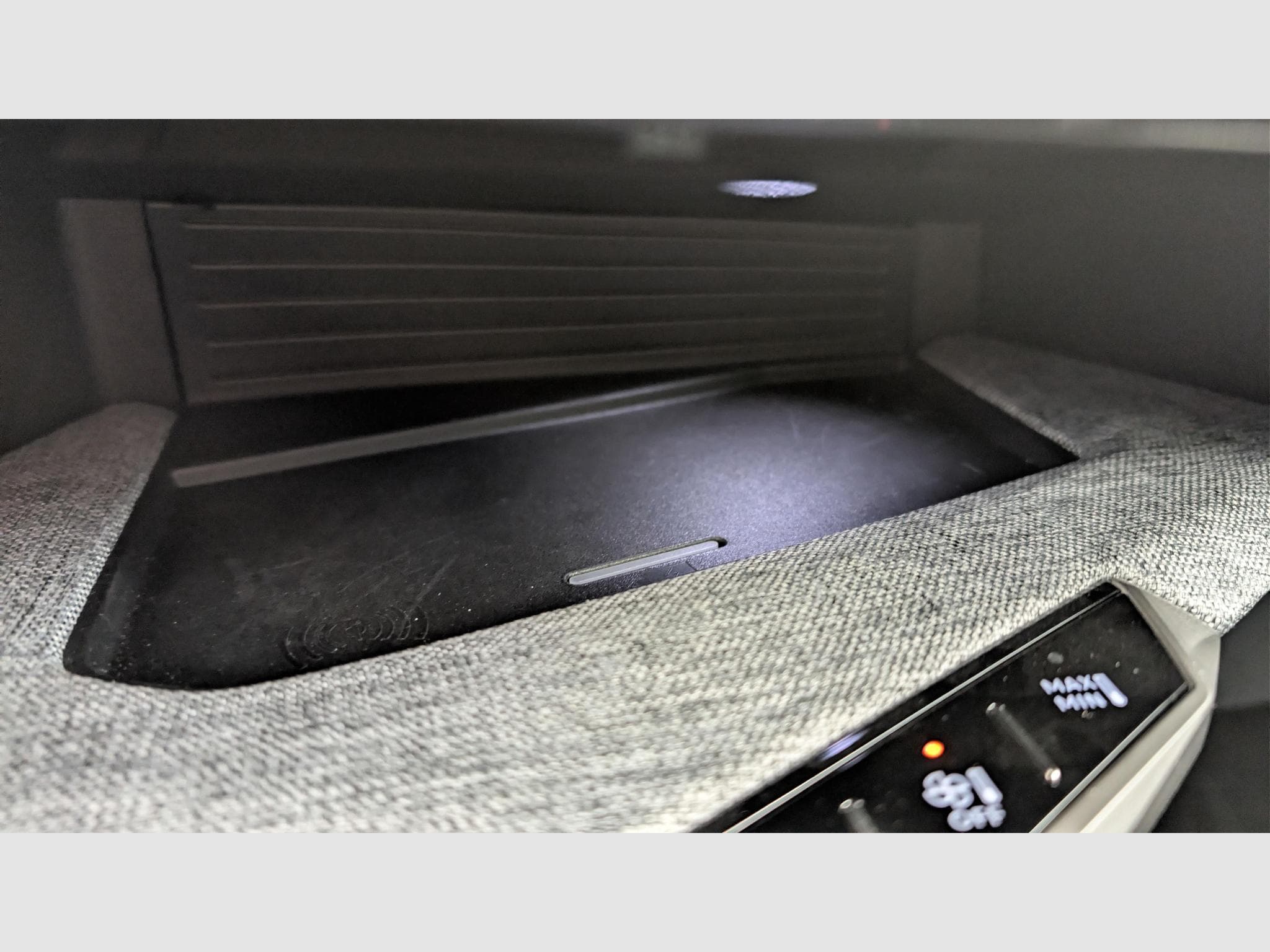 Peugeot 3008 Hybrid 145 e-DCS6 Allure (2025) - Photo 20