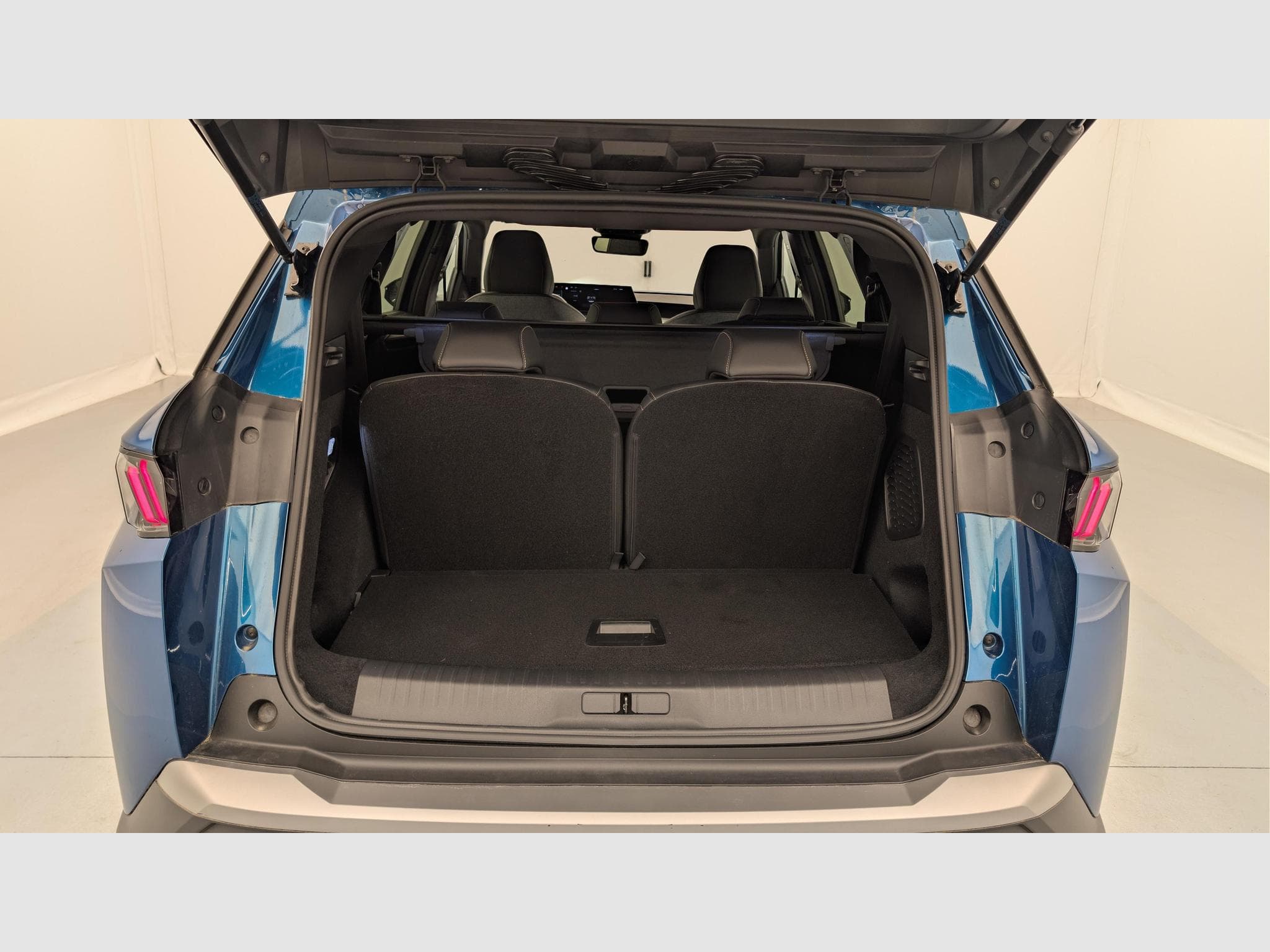 Peugeot 5008 HYBRID 145 CH E-DCS6 ALLURE (2025) - Photo 11