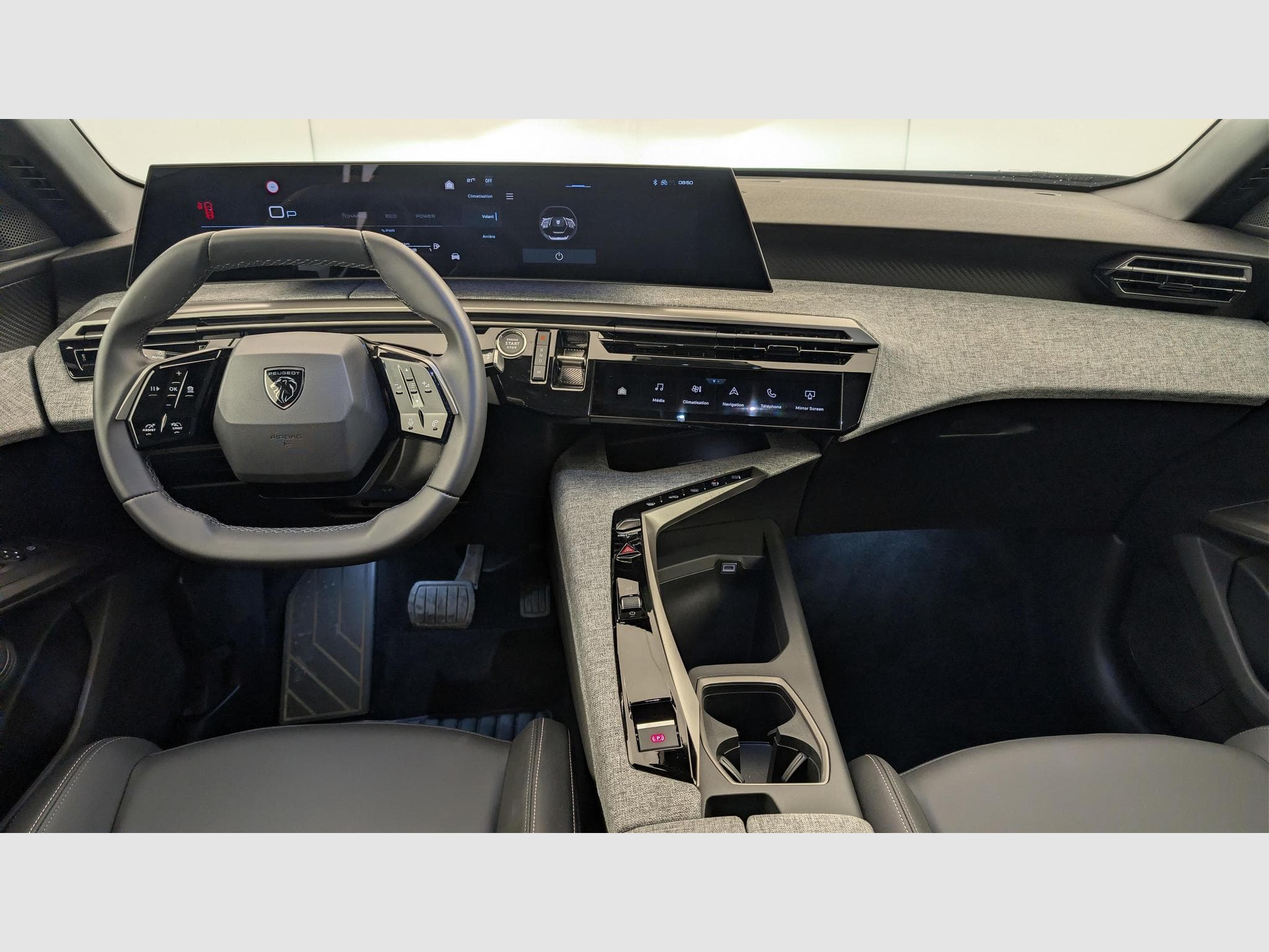 Peugeot 5008 HYBRID 145 CH E-DCS6 ALLURE (2025) - Photo 13