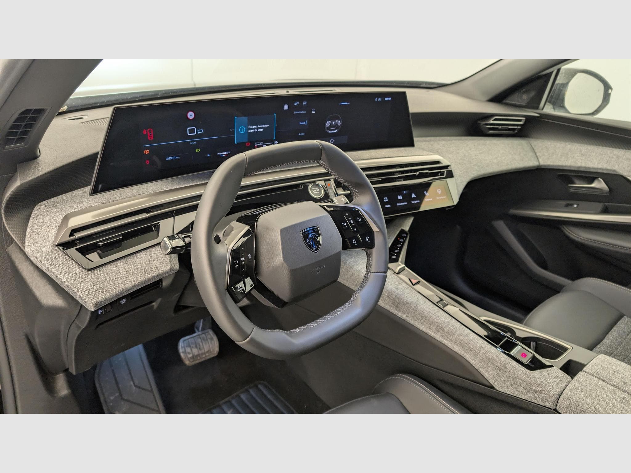 Peugeot 5008 HYBRID 145 CH E-DCS6 ALLURE (2025) - Photo 15