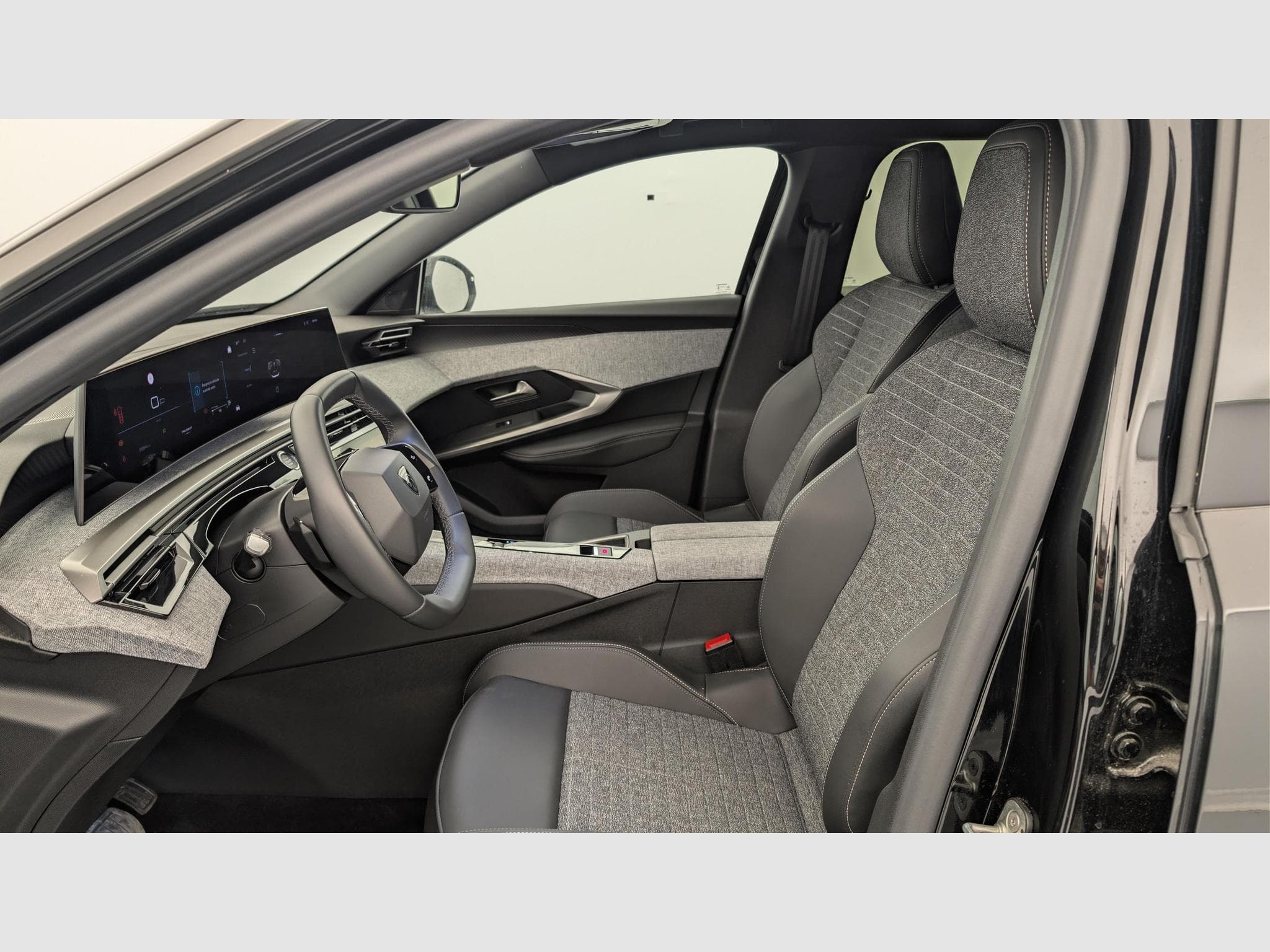 Peugeot 5008 HYBRID 145 CH E-DCS6 ALLURE (2025) - Photo 16