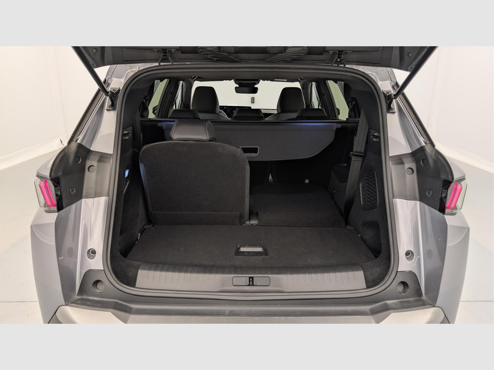Peugeot 5008 HYBRID 145 CH E-DCS6 ALLURE (2025) - Photo 9