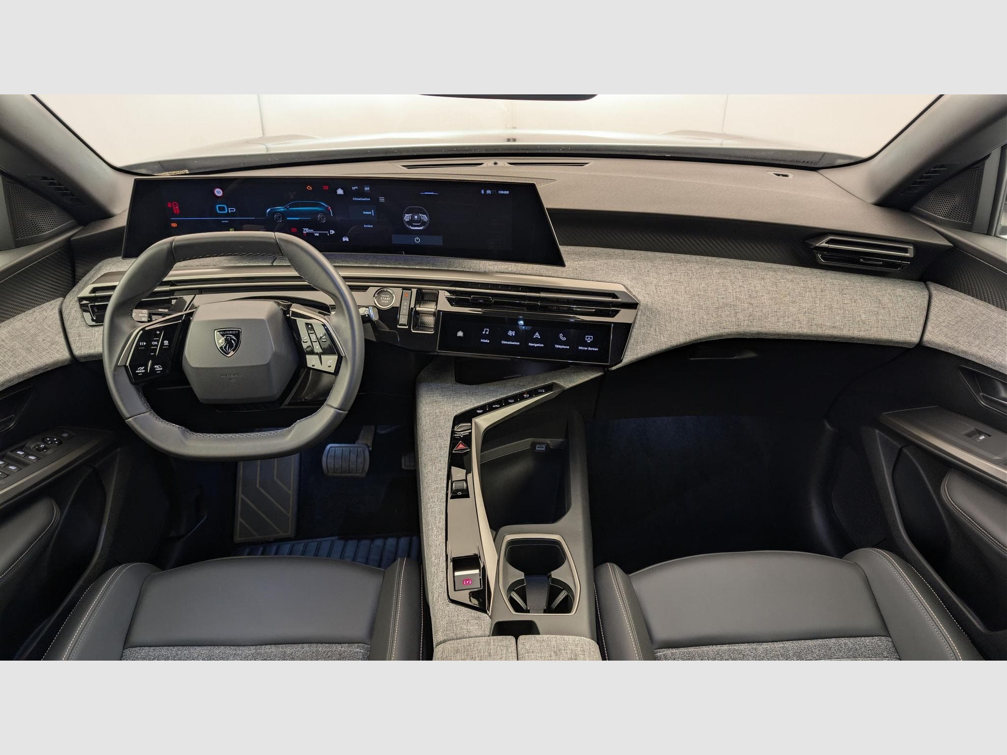 Peugeot 5008 HYBRID 145 CH E-DCS6 ALLURE (2025) - Photo 11