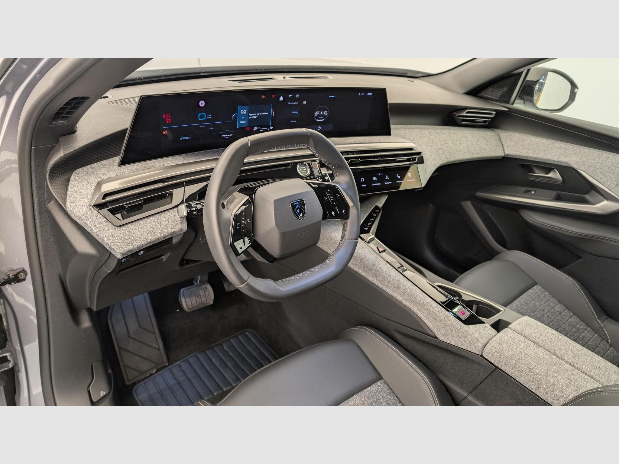 Peugeot 5008 HYBRID 145 CH E-DCS6 ALLURE (2025) - Photo 13