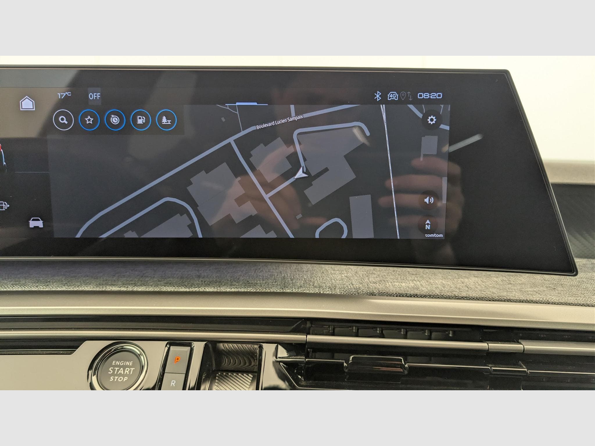 Peugeot 5008 HYBRID 145 CH E-DCS6 ALLURE (2025) - Photo 17