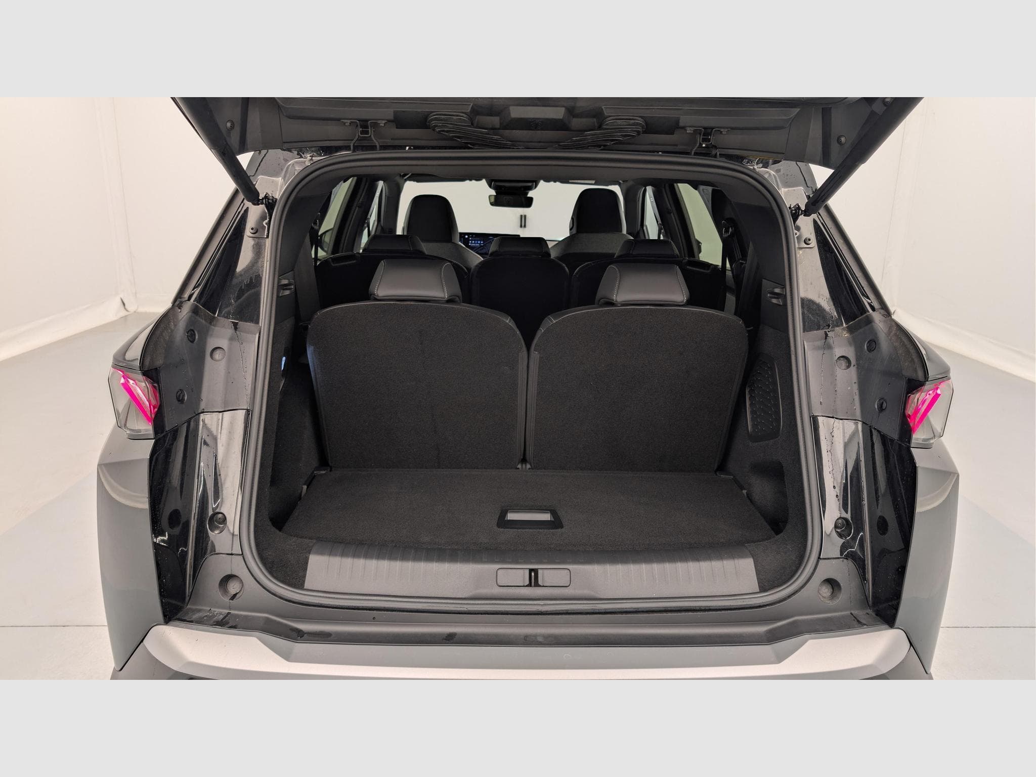 Peugeot 5008 HYBRID 145CH E-DCS6 GT (2025) - Photo 11
